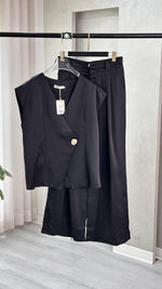 بدلة نسائي لامعة