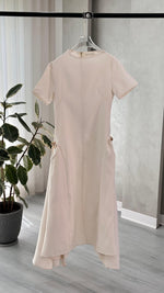 فستان نسائي