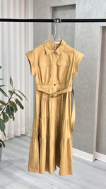 فستان نسائي