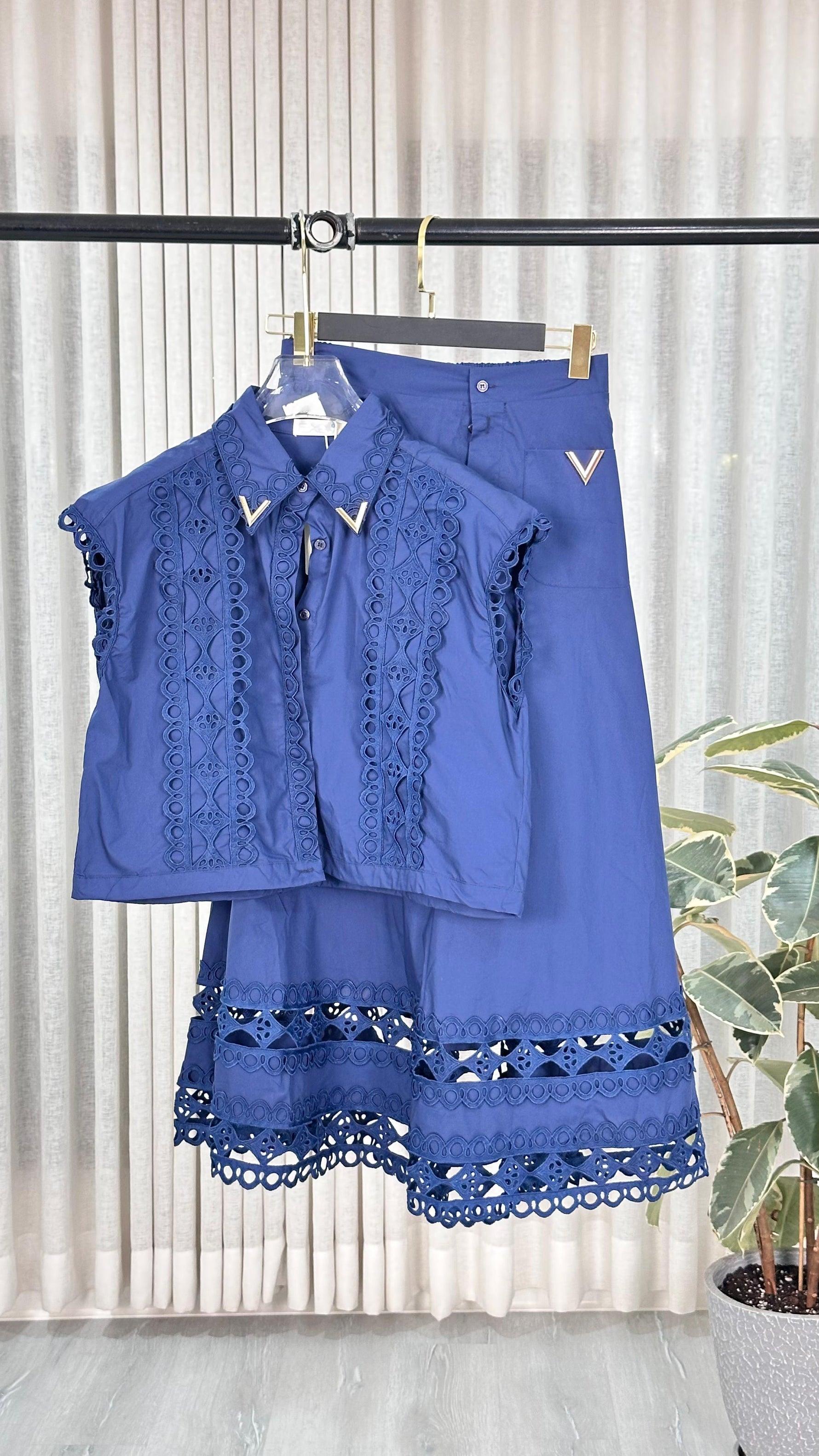 بدلة نسائي بداتتيل