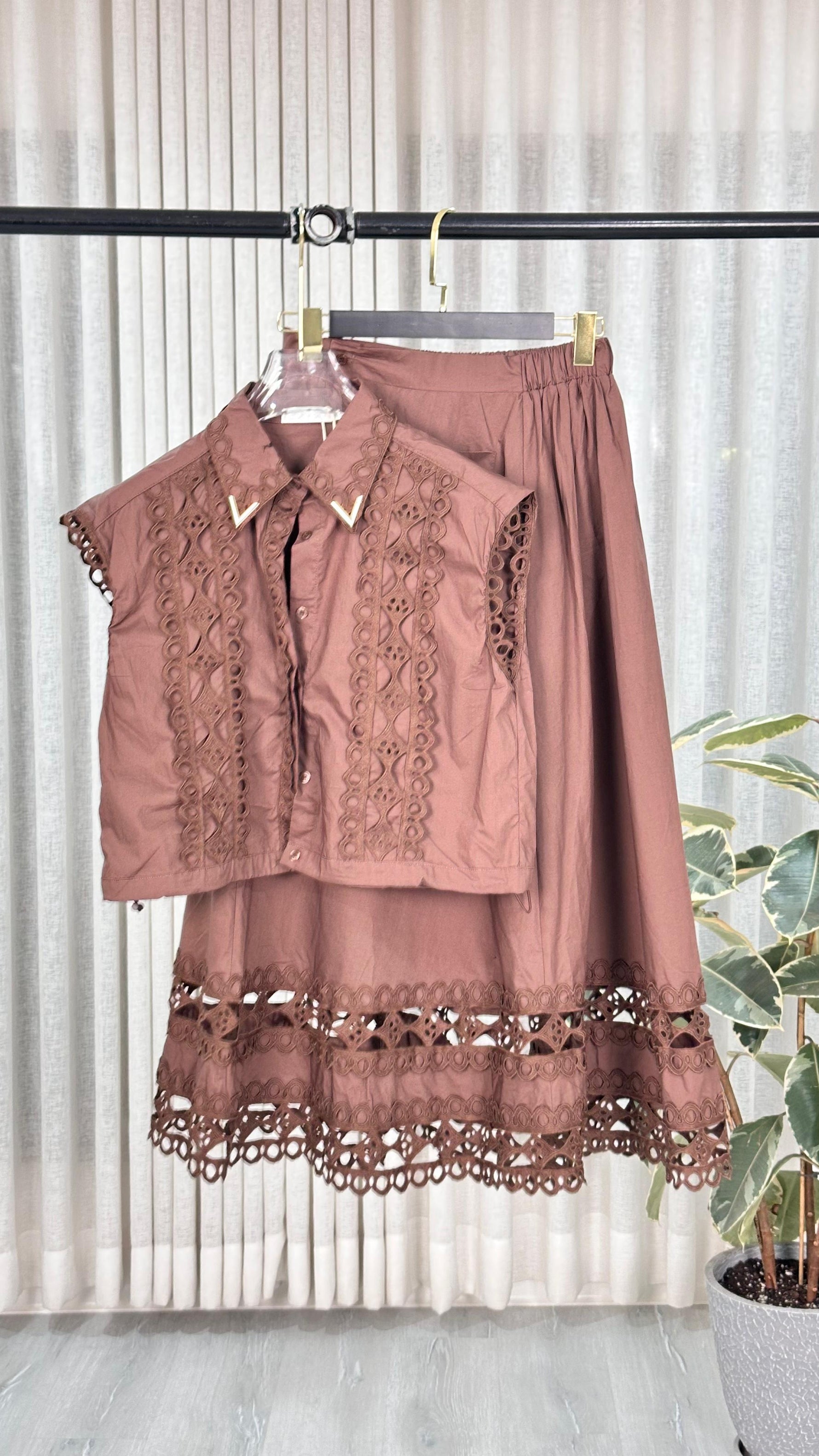 بدلة نسائي بداتتيل