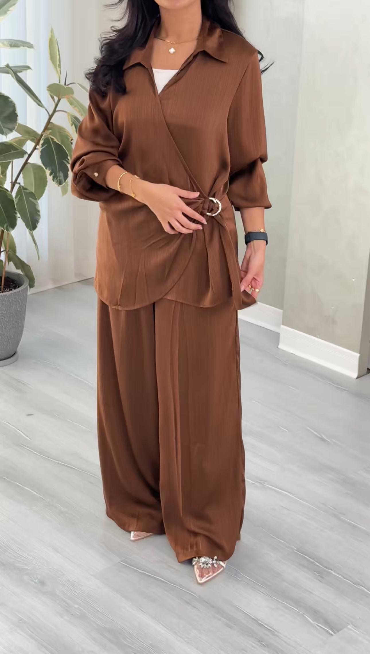 بدلة نسائي بحزام جانبي