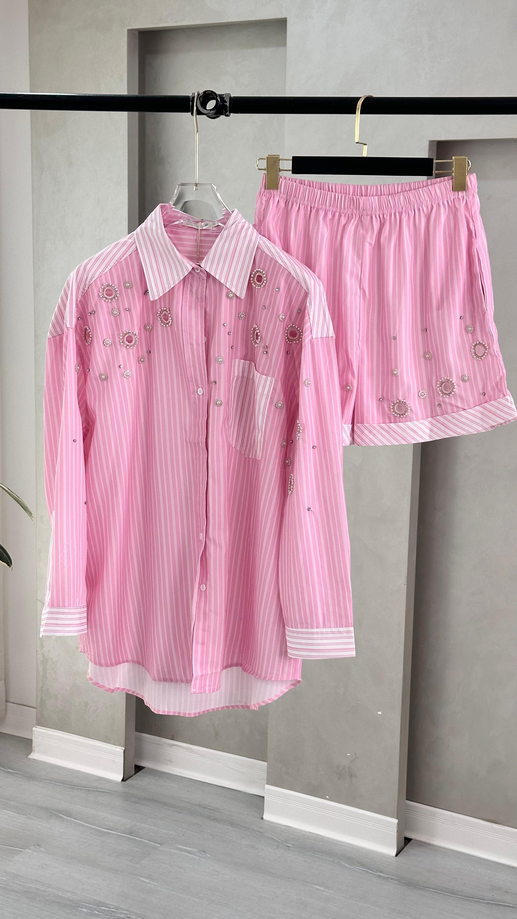 بدلة نسائي شورت