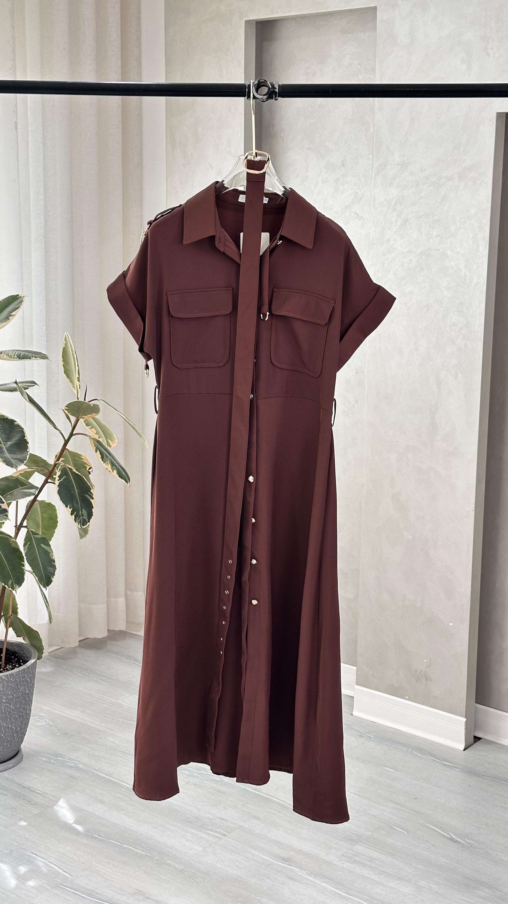 فستان نسائي بقصة قميصية