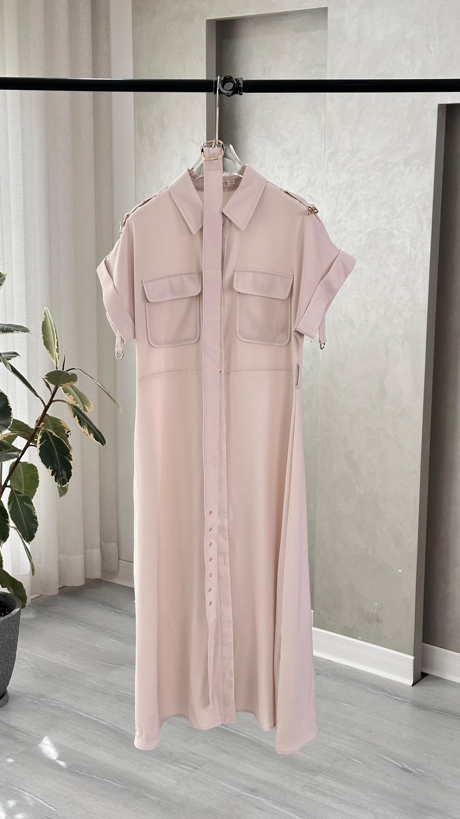 فستان نسائي بقصة قميصية