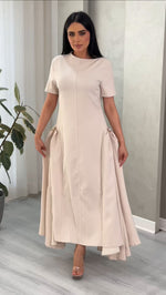 فستان نسائي