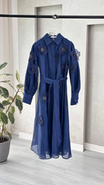 فستان نسائي