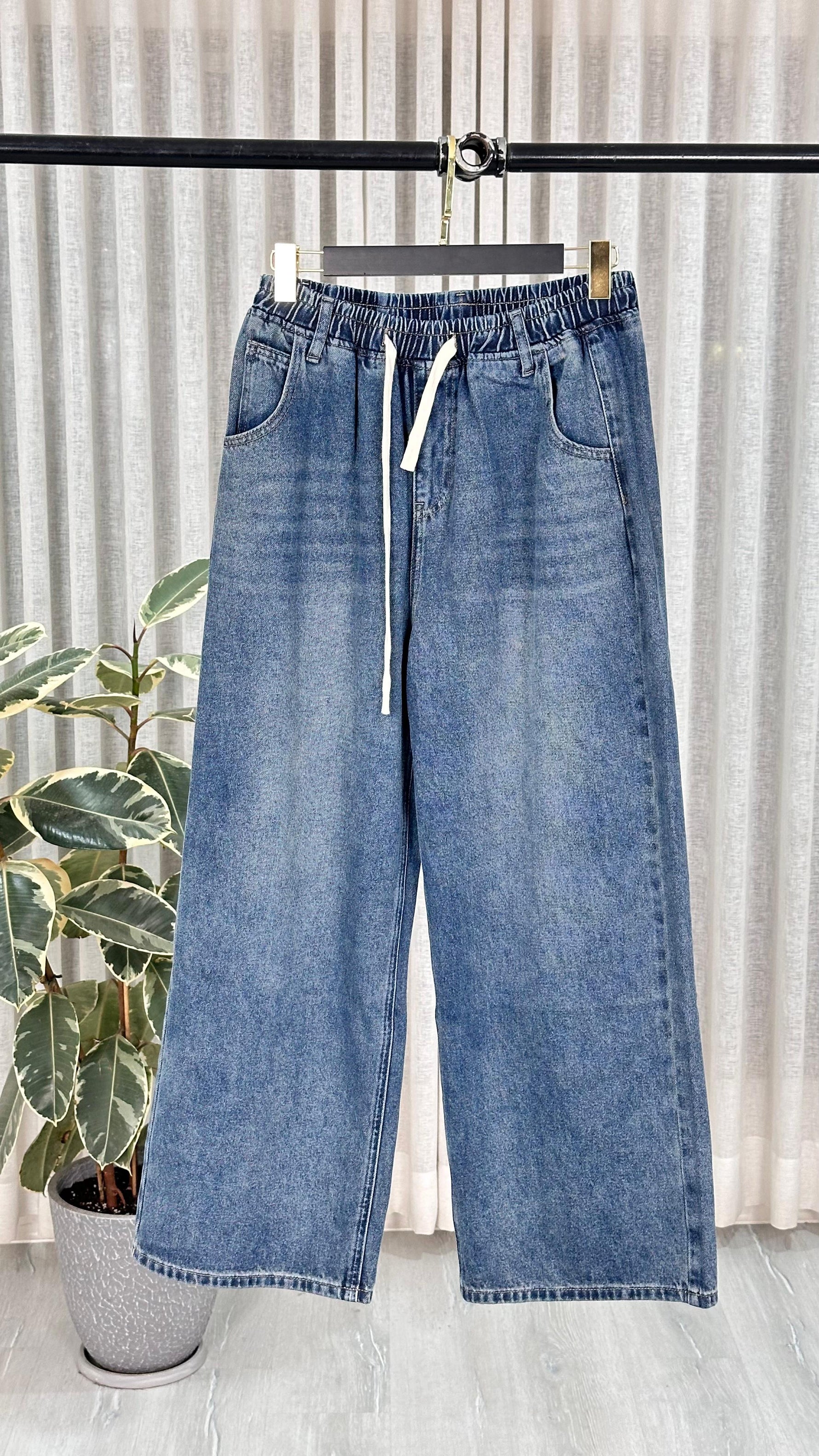 بنطلون جينز نسائي