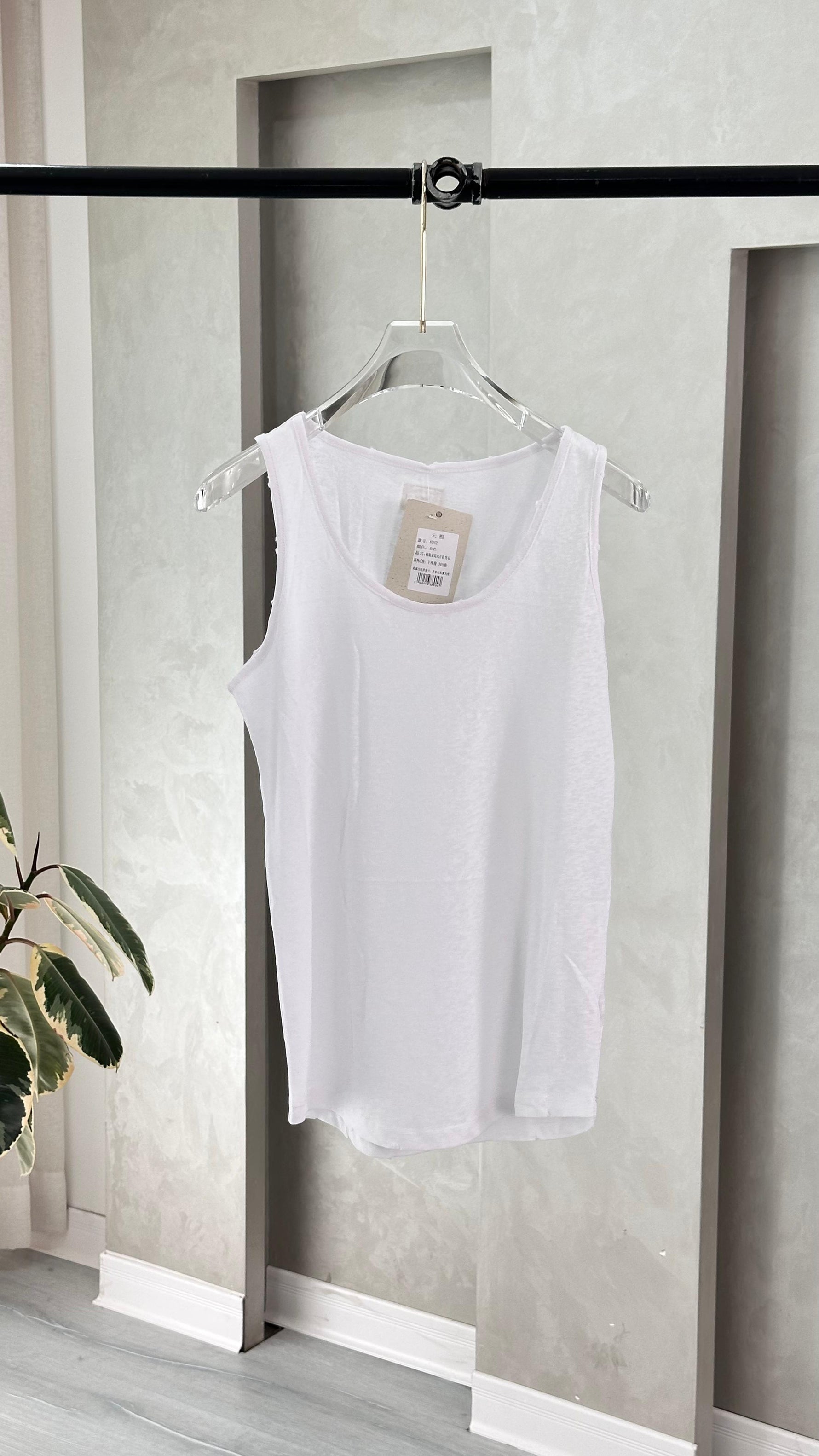 توب نسائي حمالة عريضة