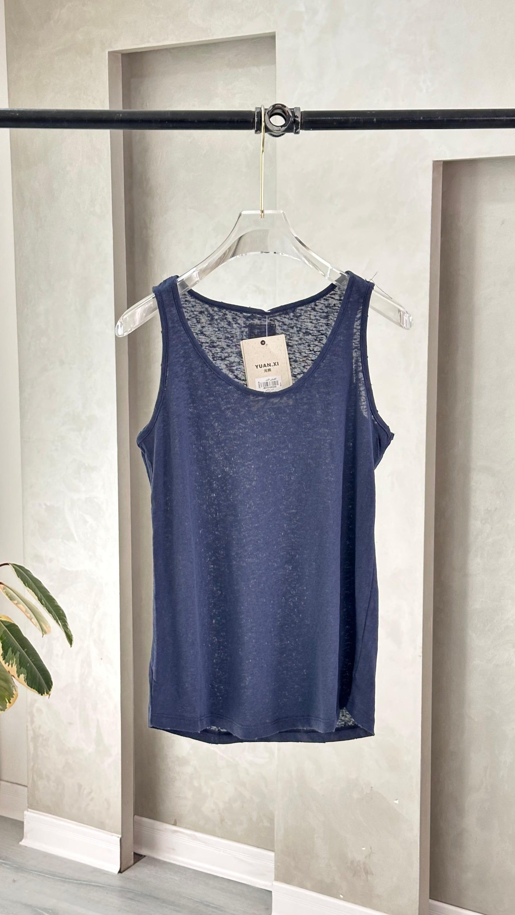 توب نسائي حمالة عريضة