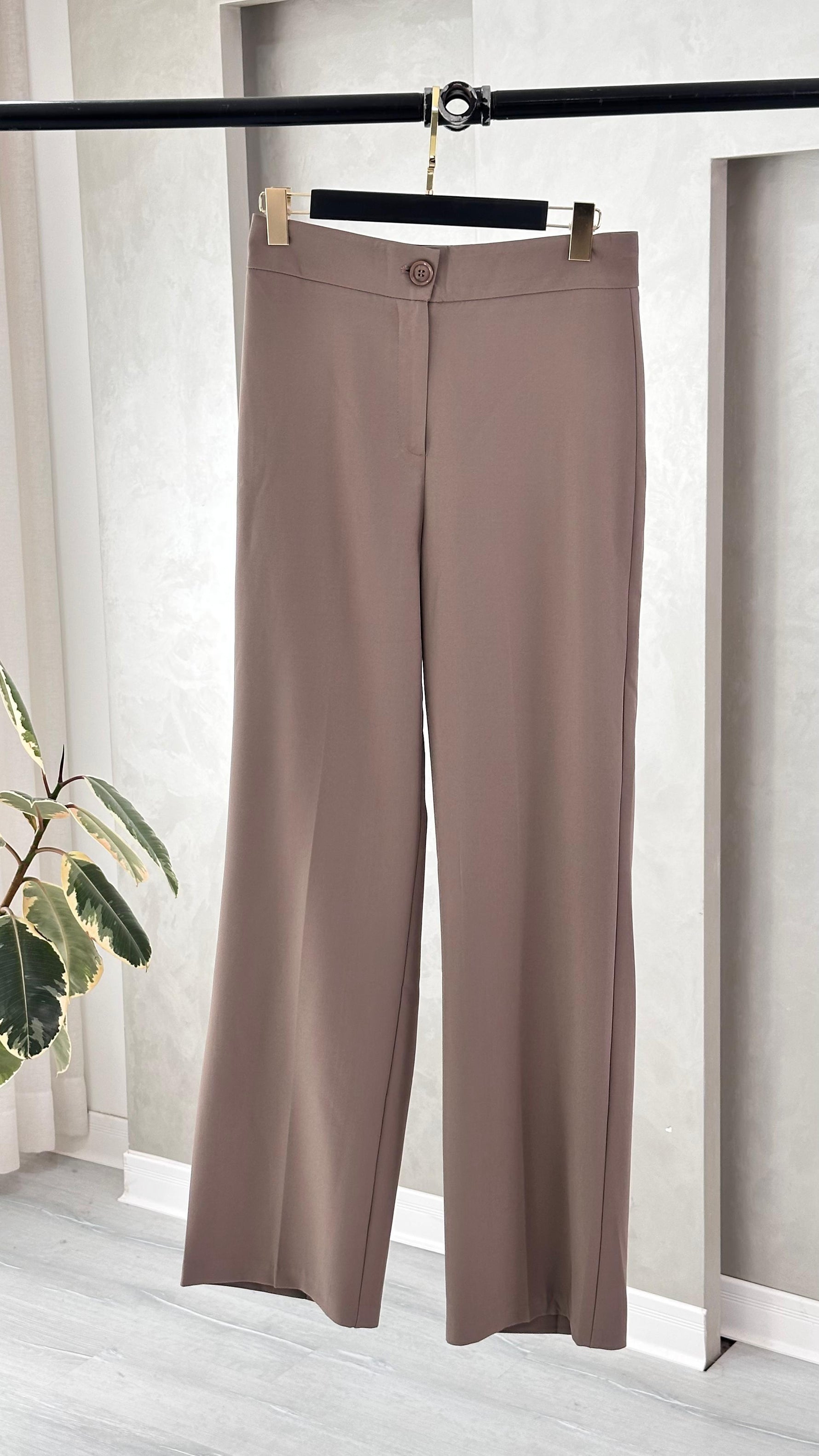 بنطلون نسائي كلاسيكي