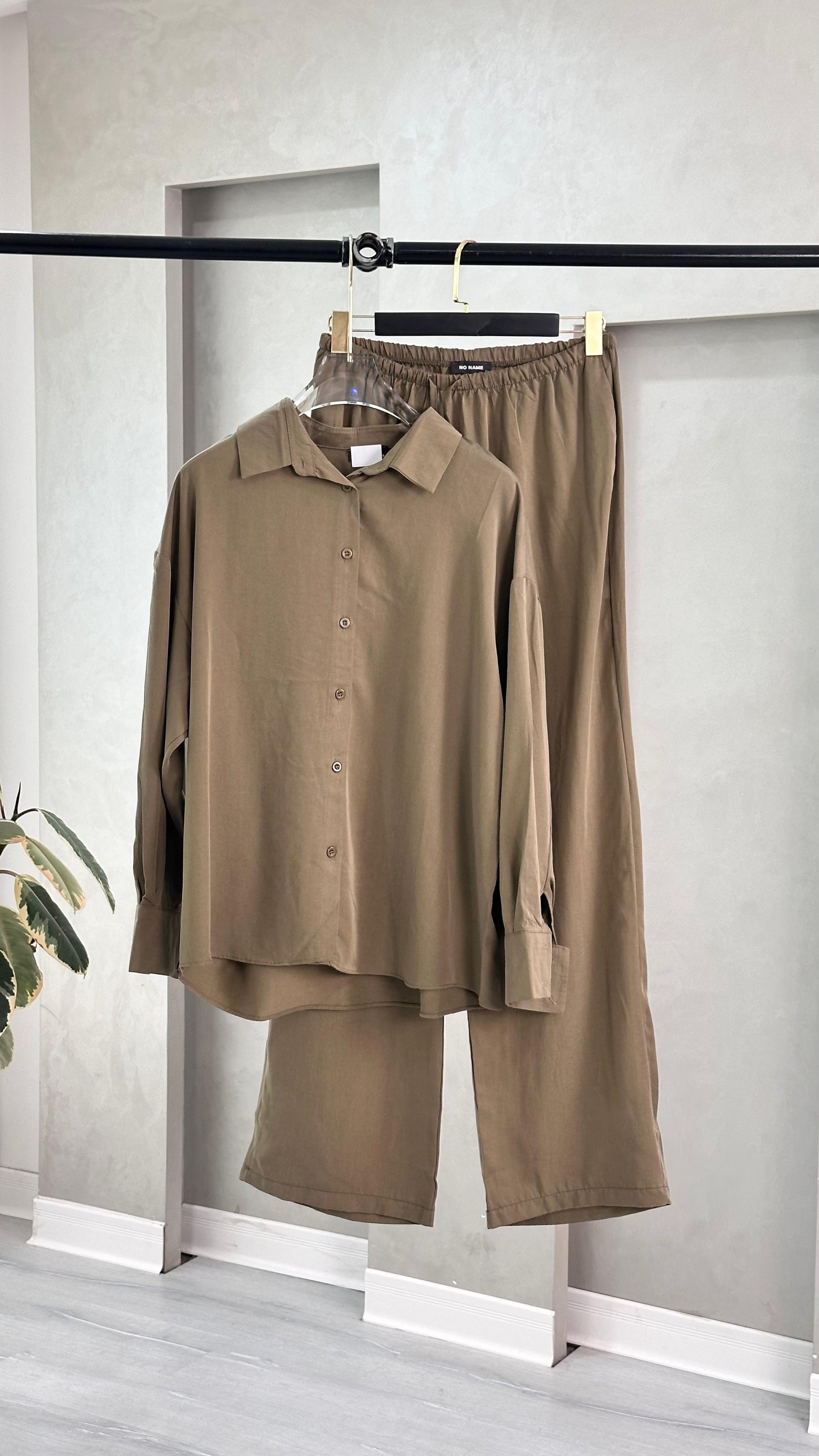 بدلة نسائي انيقة