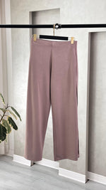 بنطلون نسائي بقصة مستقيمه