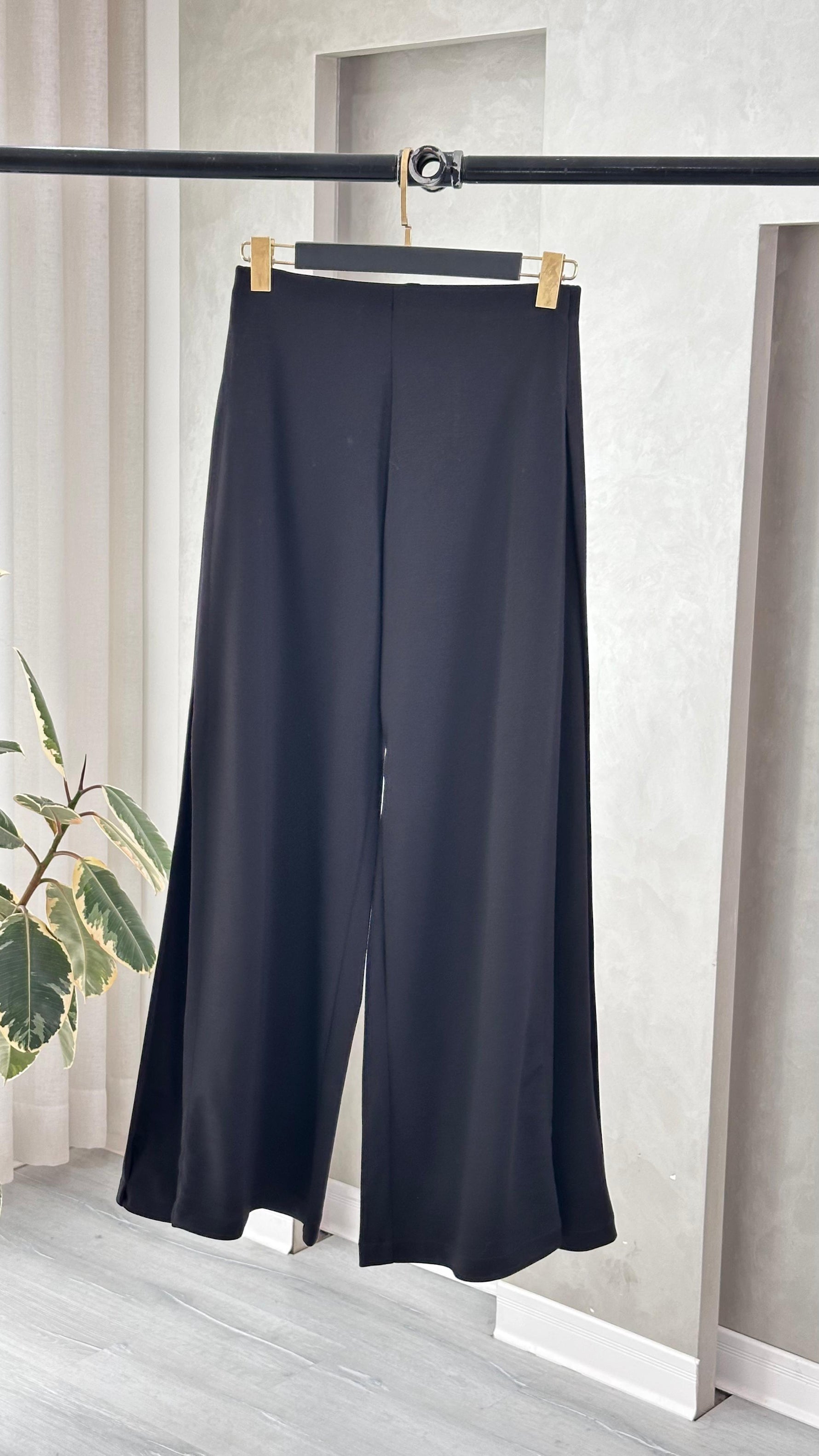 بنطلون نسائي بقصة مستقيمه