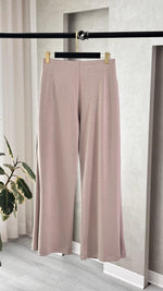 بنطلون نسائي بقصة مستقيمه