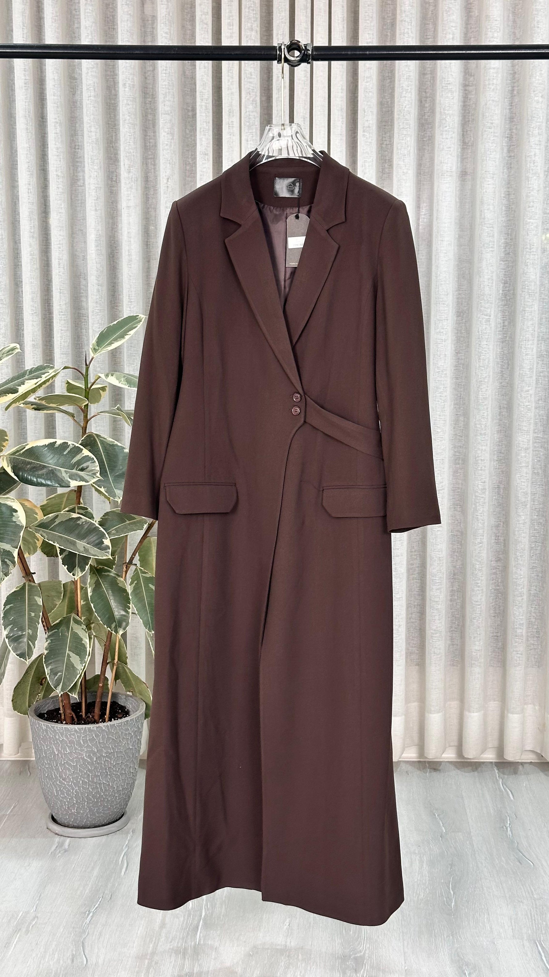 جاكيت نسائي بجيبين