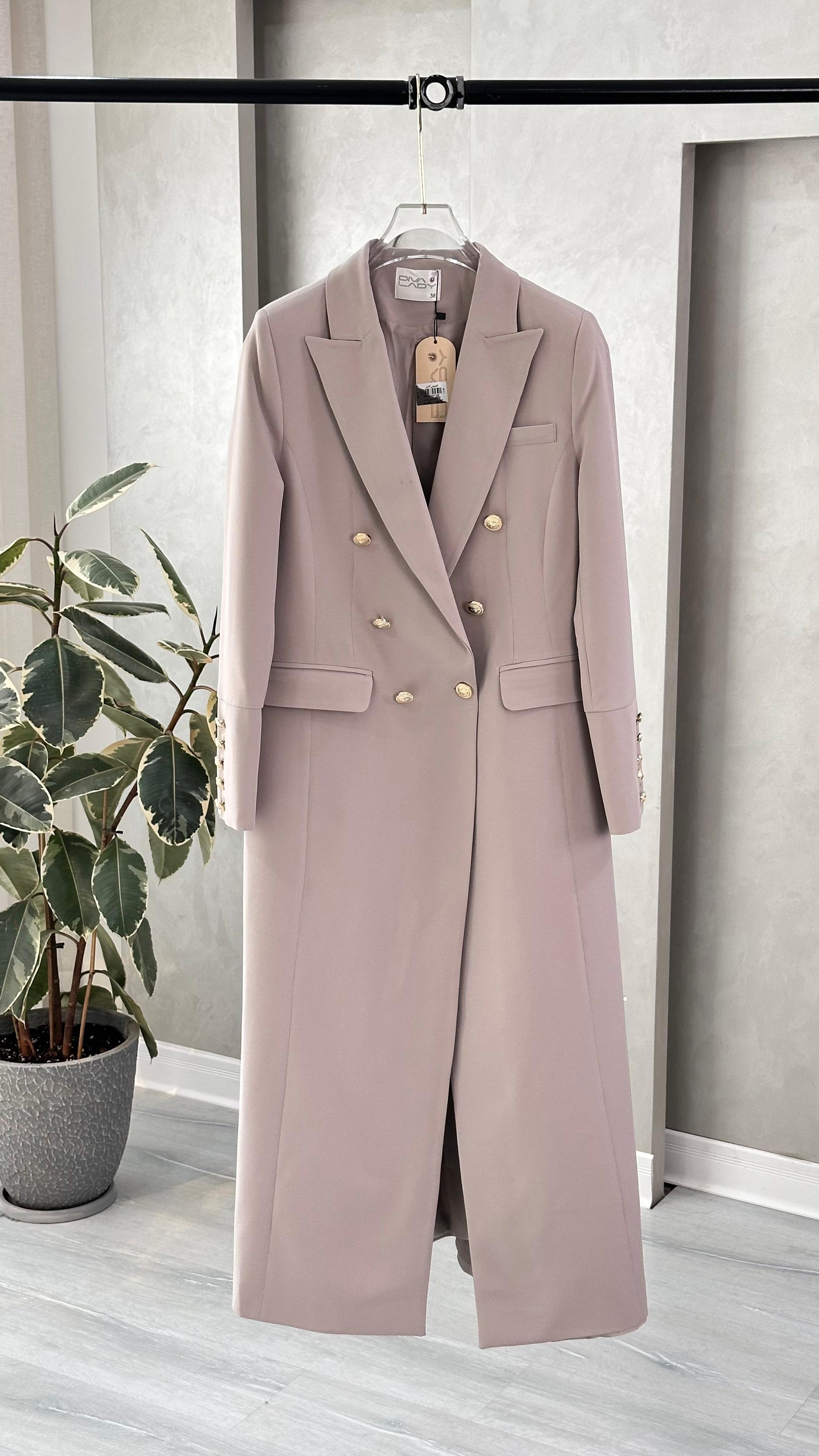 جاكيت نسائي طويل