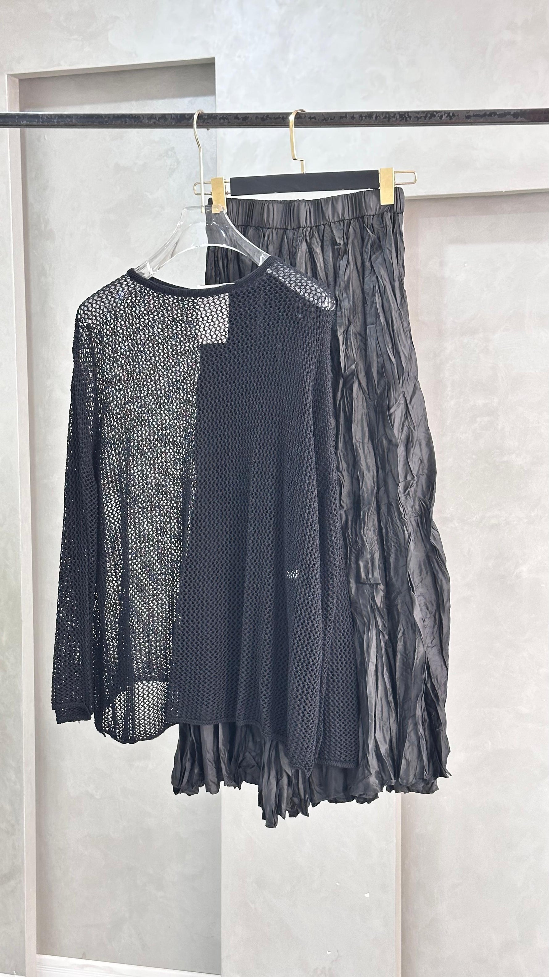 بدلة تنورة شبك