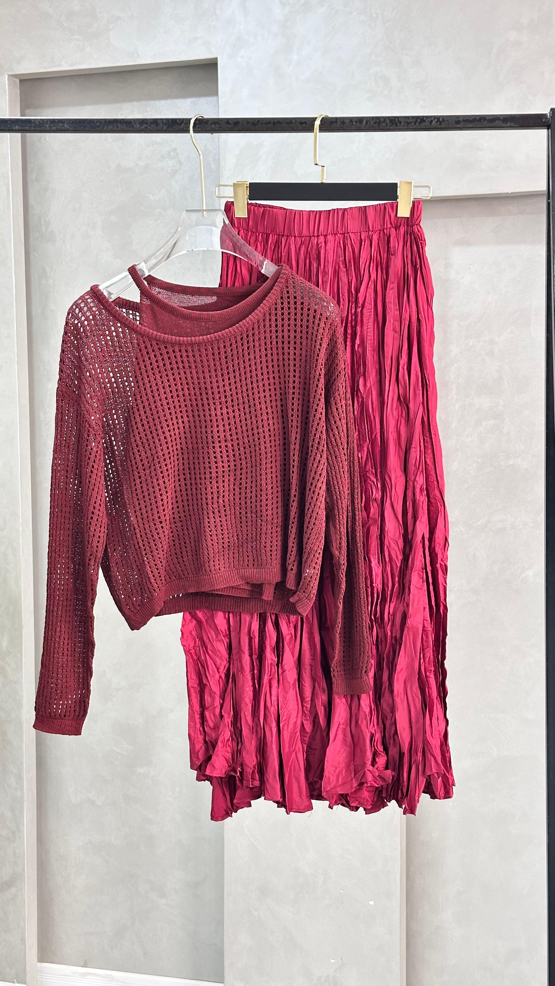 بدلة شبك تنورة واسعة