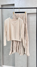 بدلة شبك تنورة واسعة