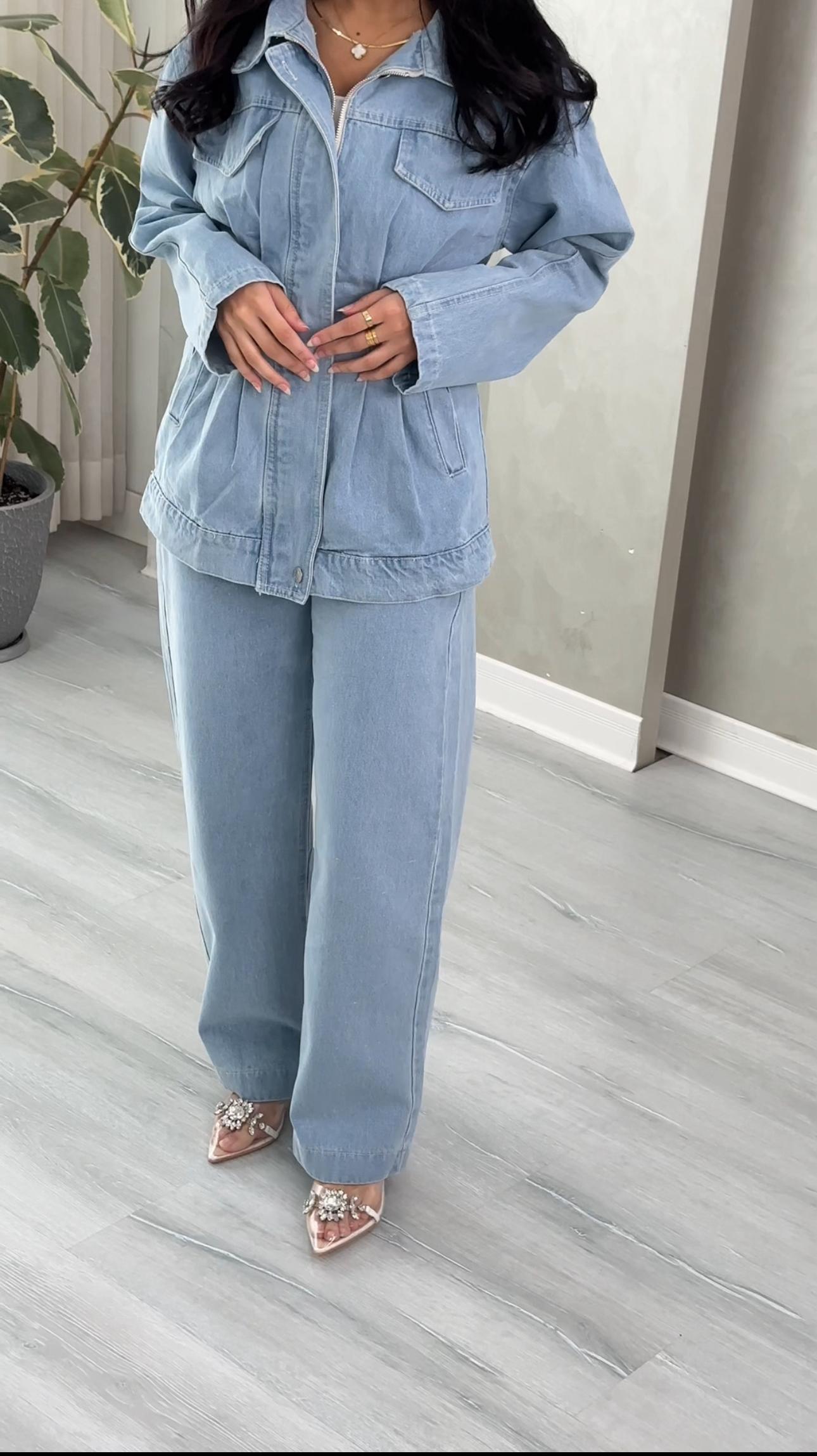 بدلة بتصميم خصر انيق