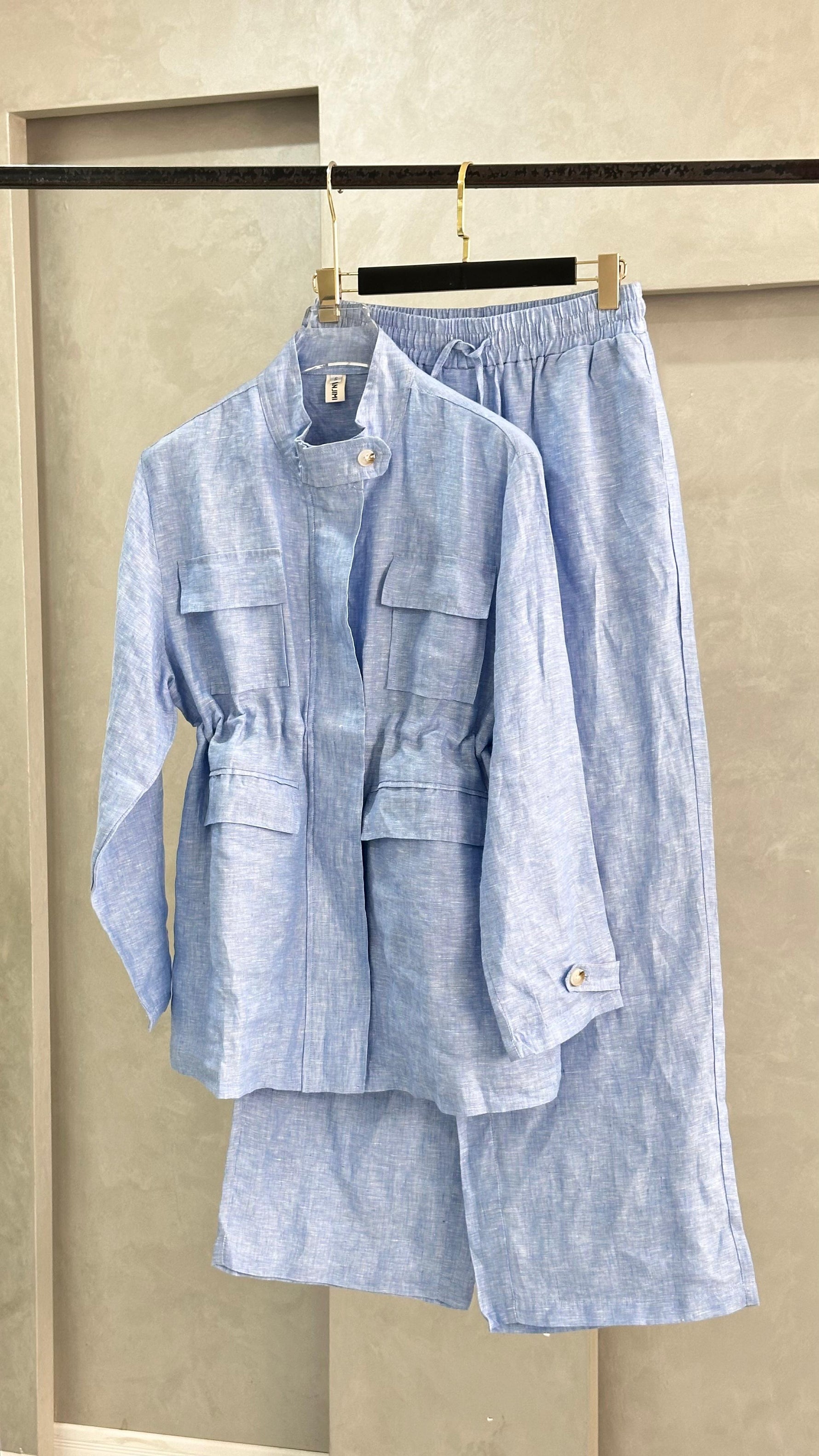 بدلة نسائي بسيطة وانيقة