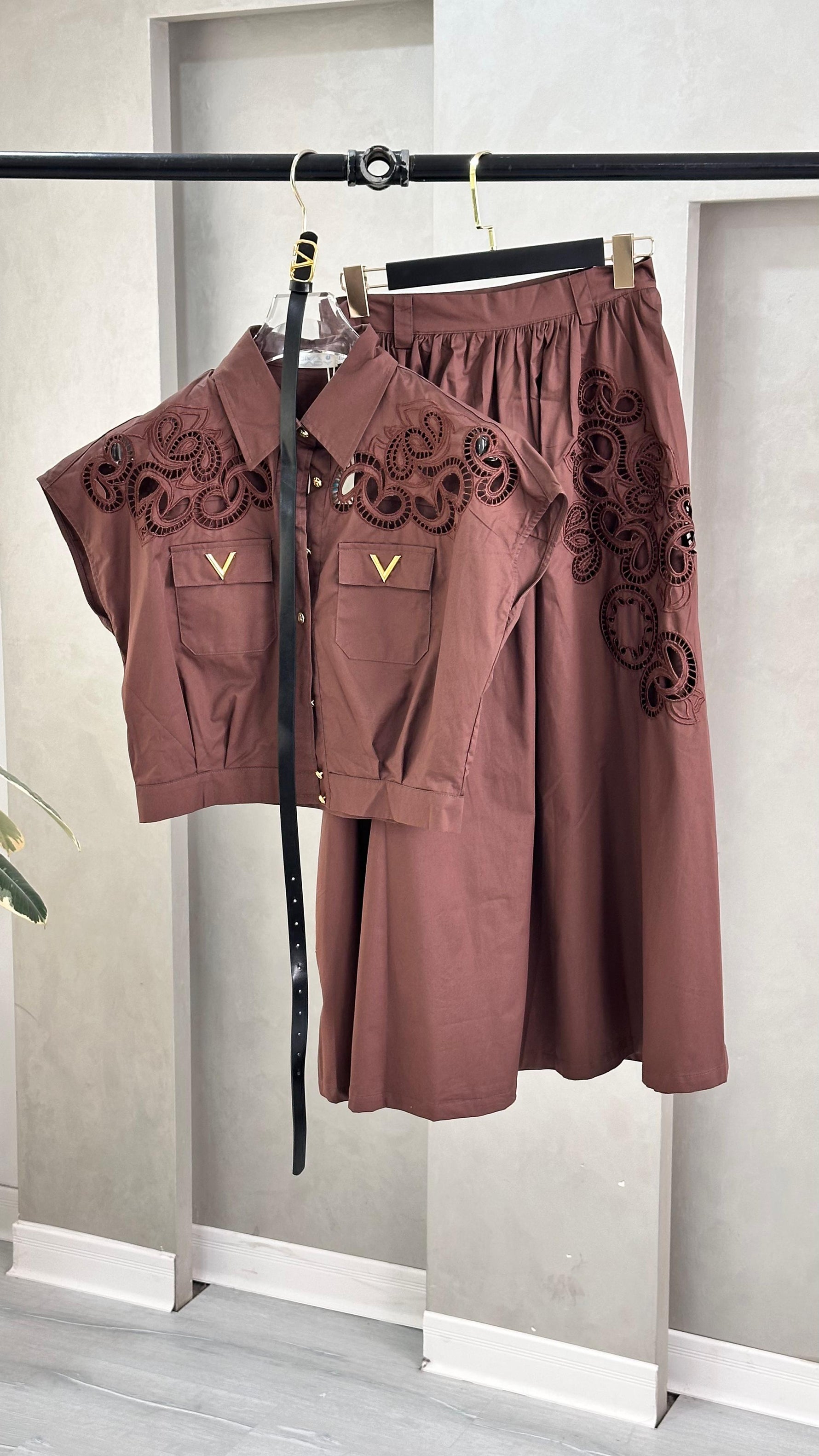 بدلة نسائي حزام