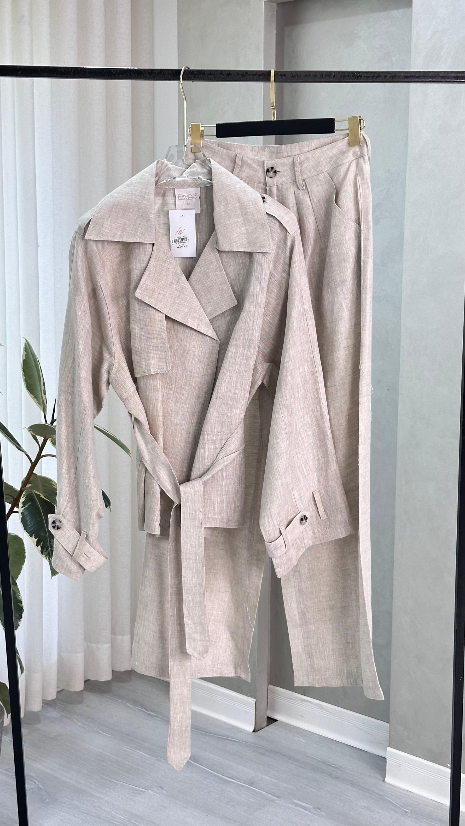 بدلة نسائي فضفاض بحزام