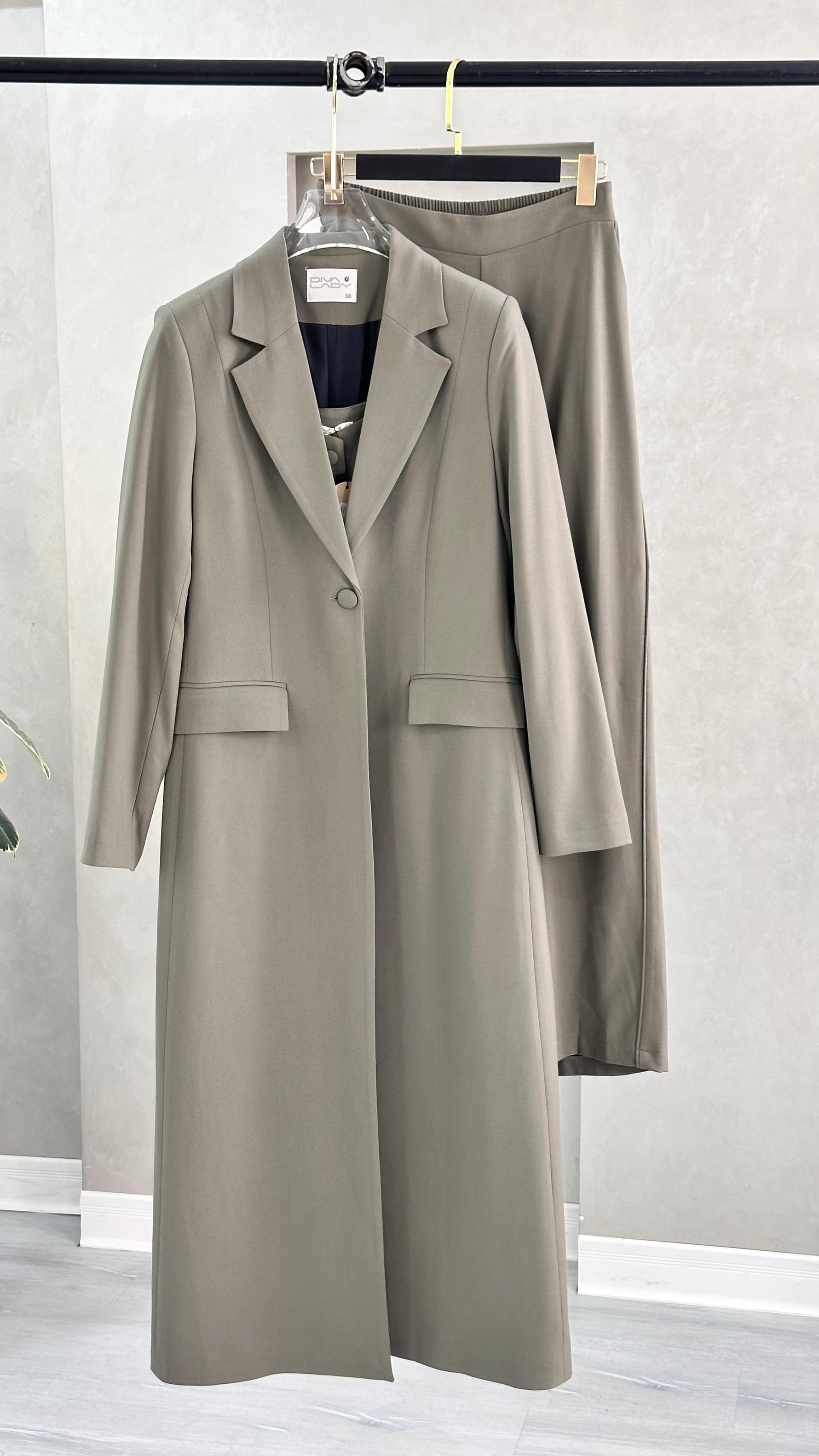 بدلة رسمي علاق