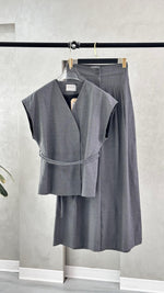 بدلة نسائي من غير اكمام