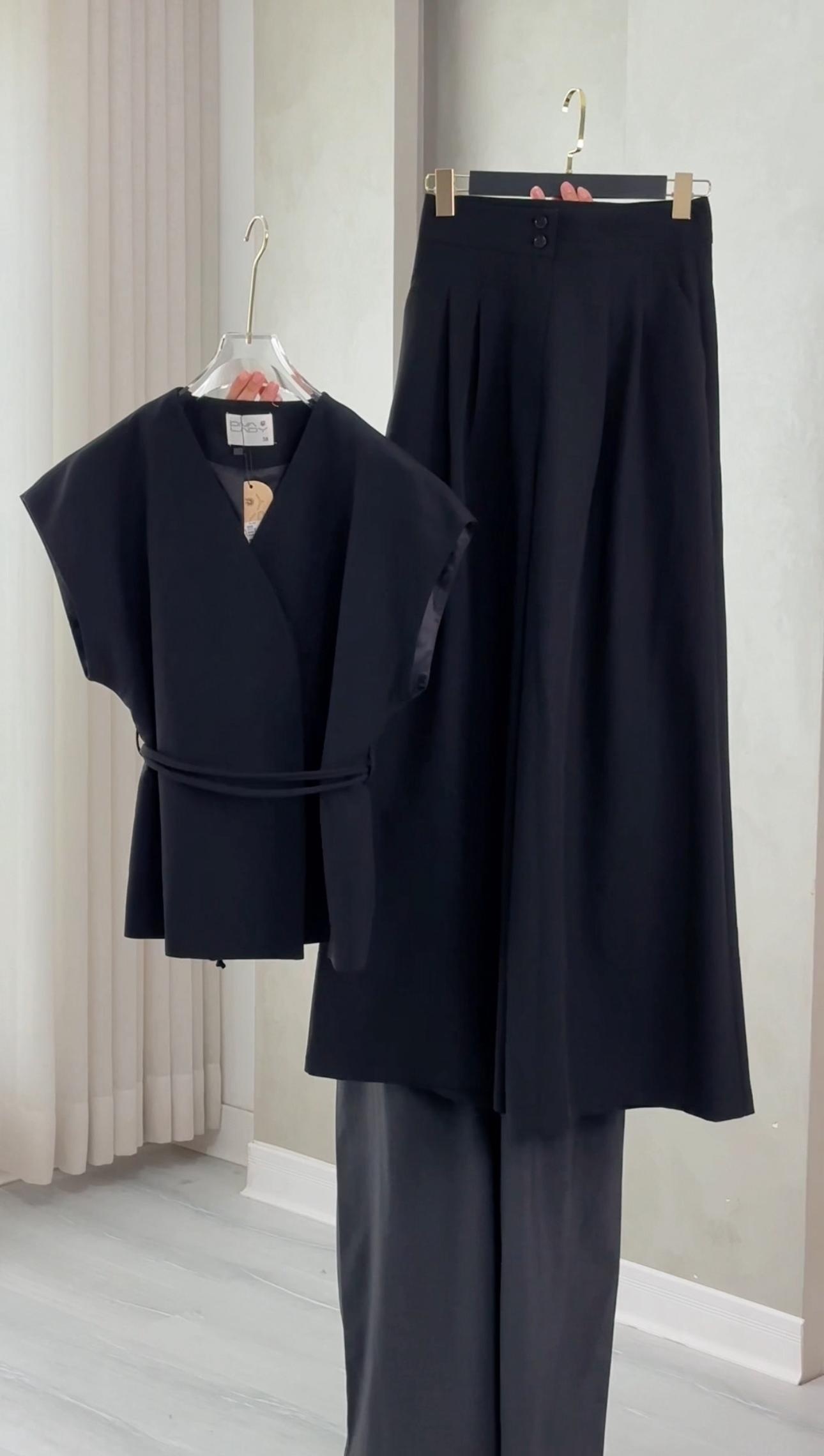 بدلة نسائي من غير اكمام