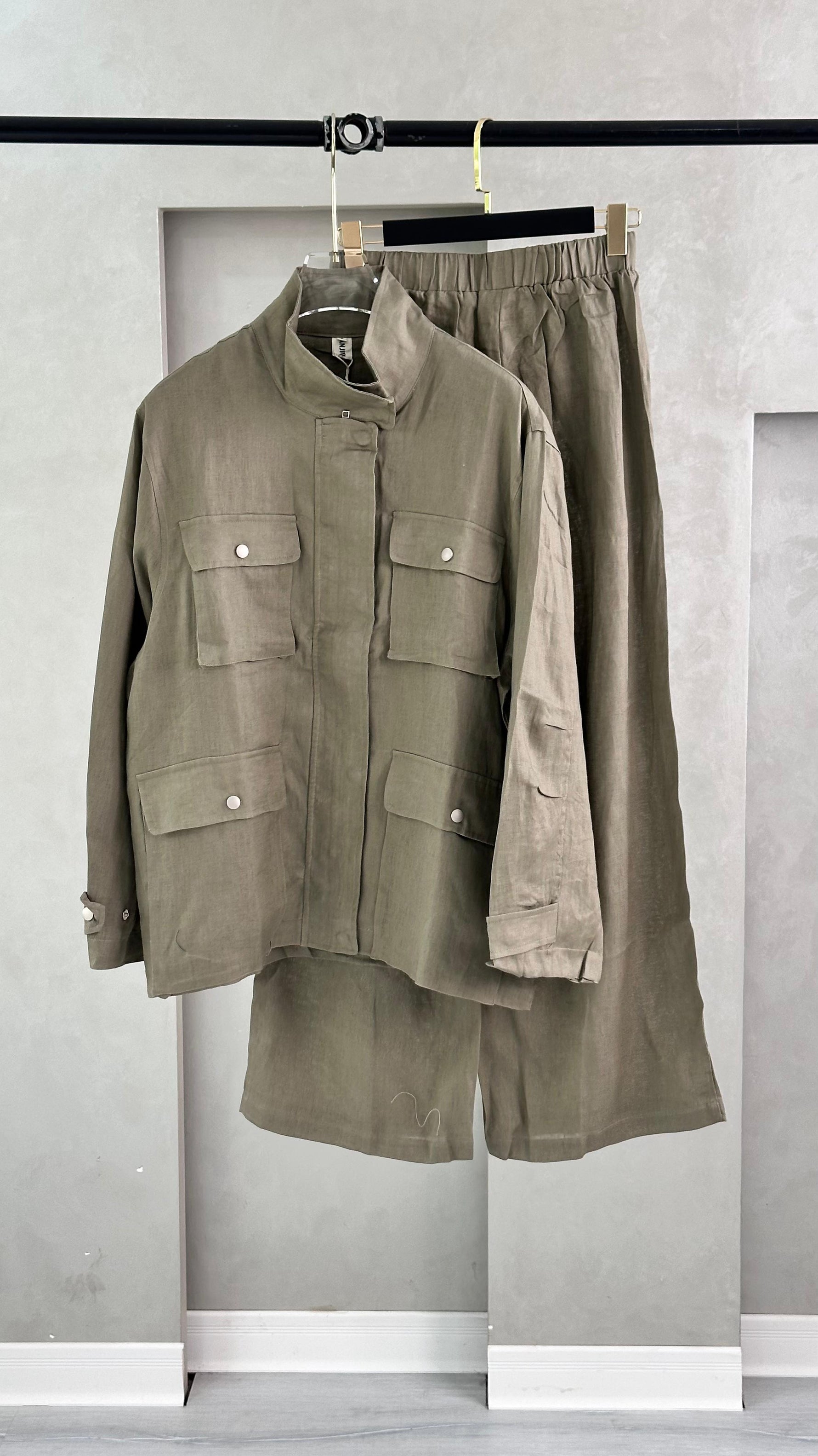 بدلة مخابي لنن