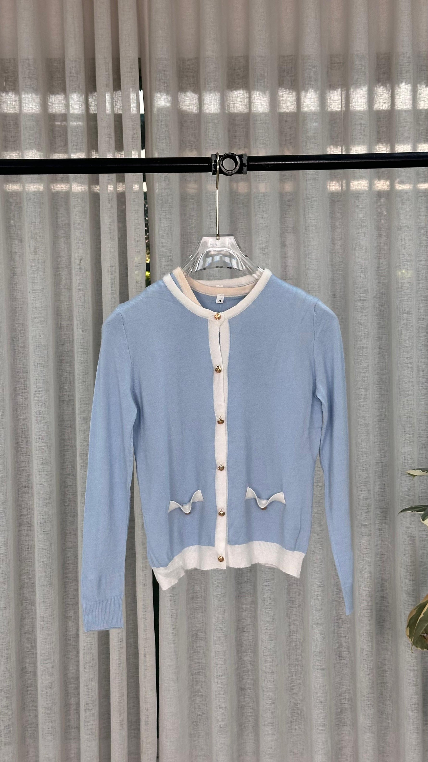 بلوزة نسائي مع جاكيت