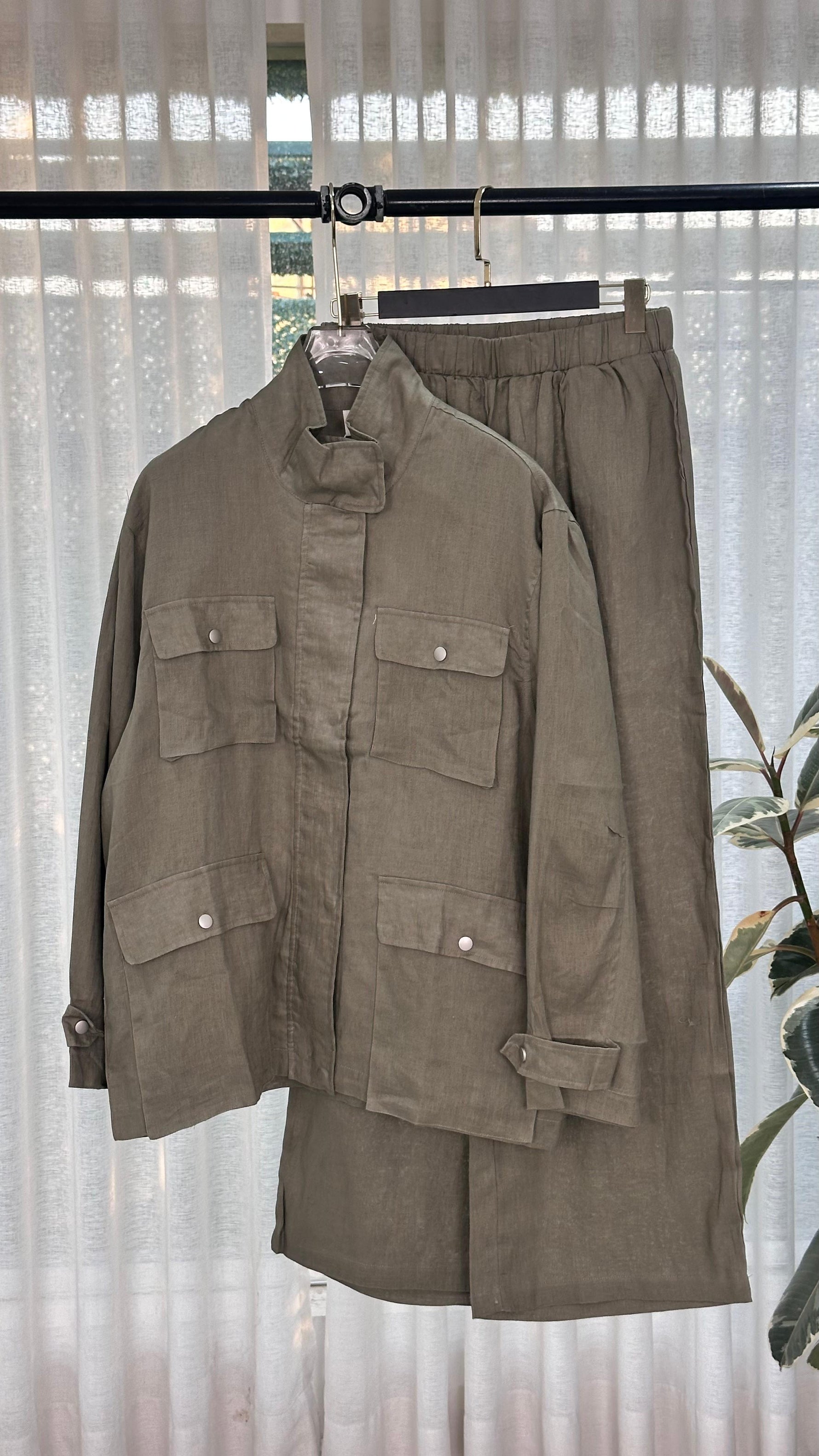 بدلة مخابي لنن