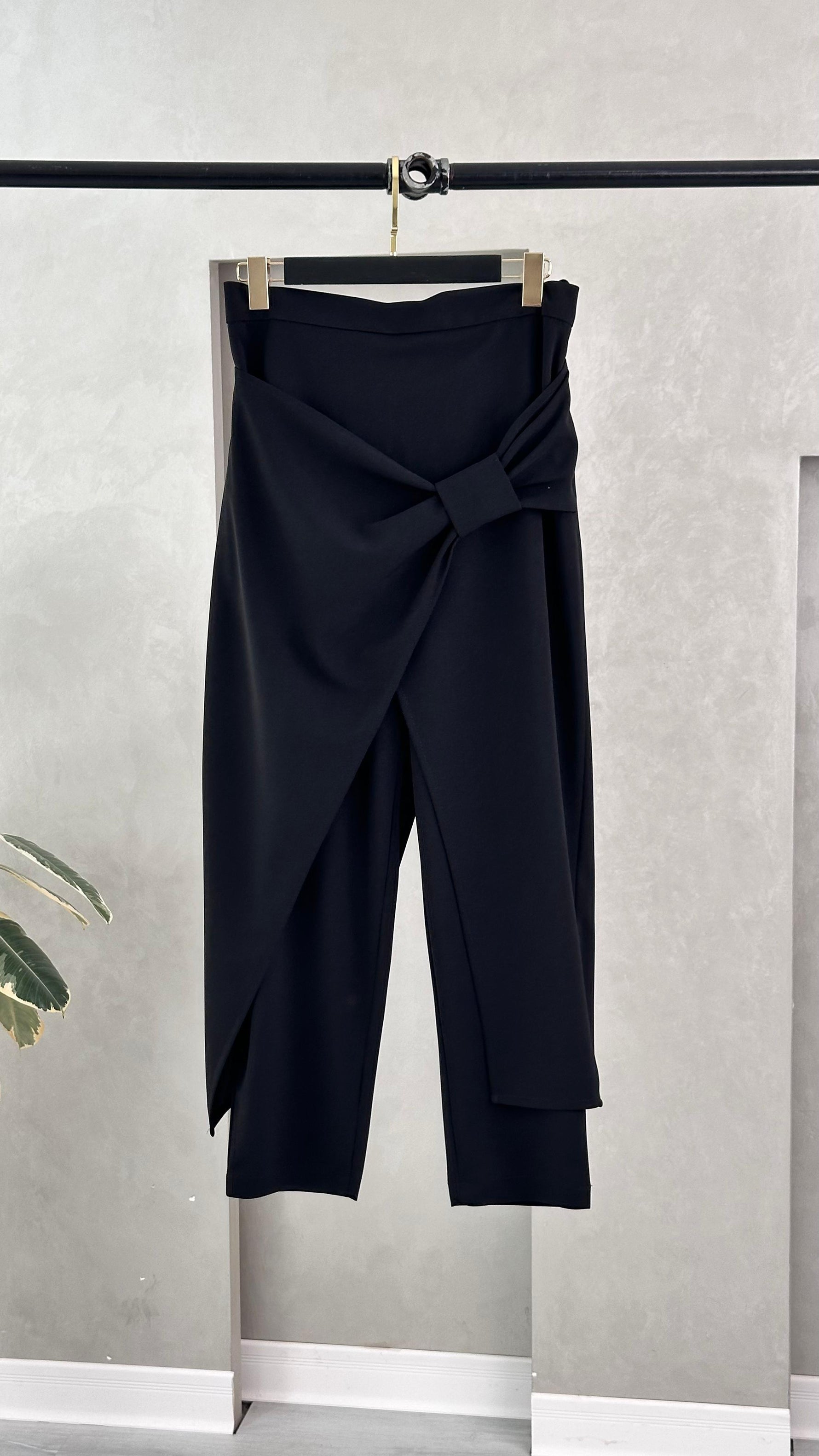 بنطلون نسائي