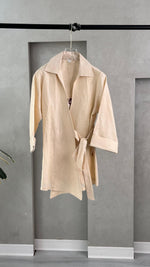 جاكيت نسائي بحزام جانبي