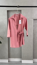 جاكيت نسائي بحزام جانبي