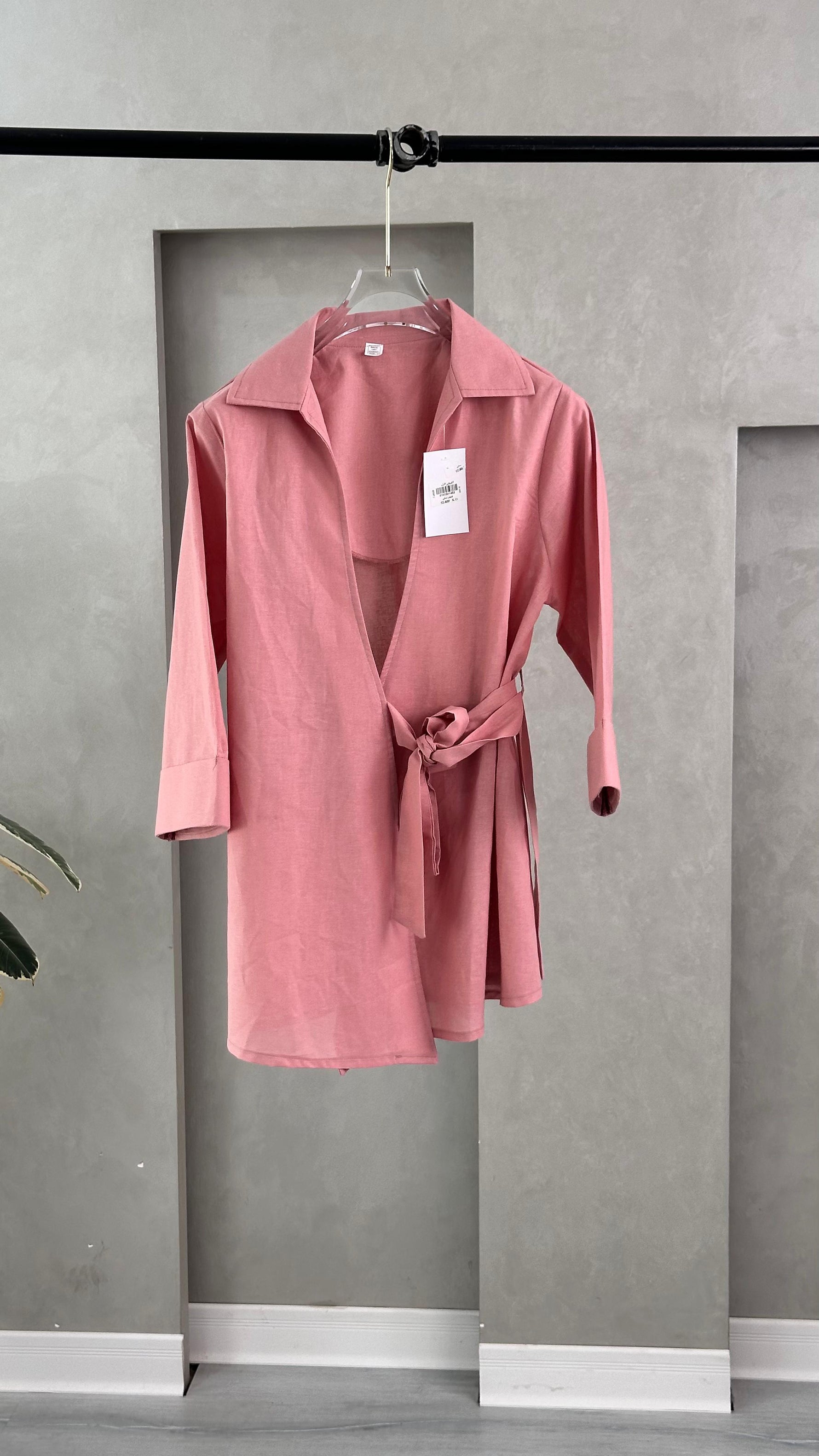 جاكيت نسائي بحزام جانبي