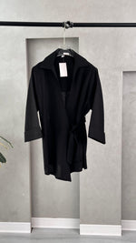 جاكيت نسائي بحزام جانبي