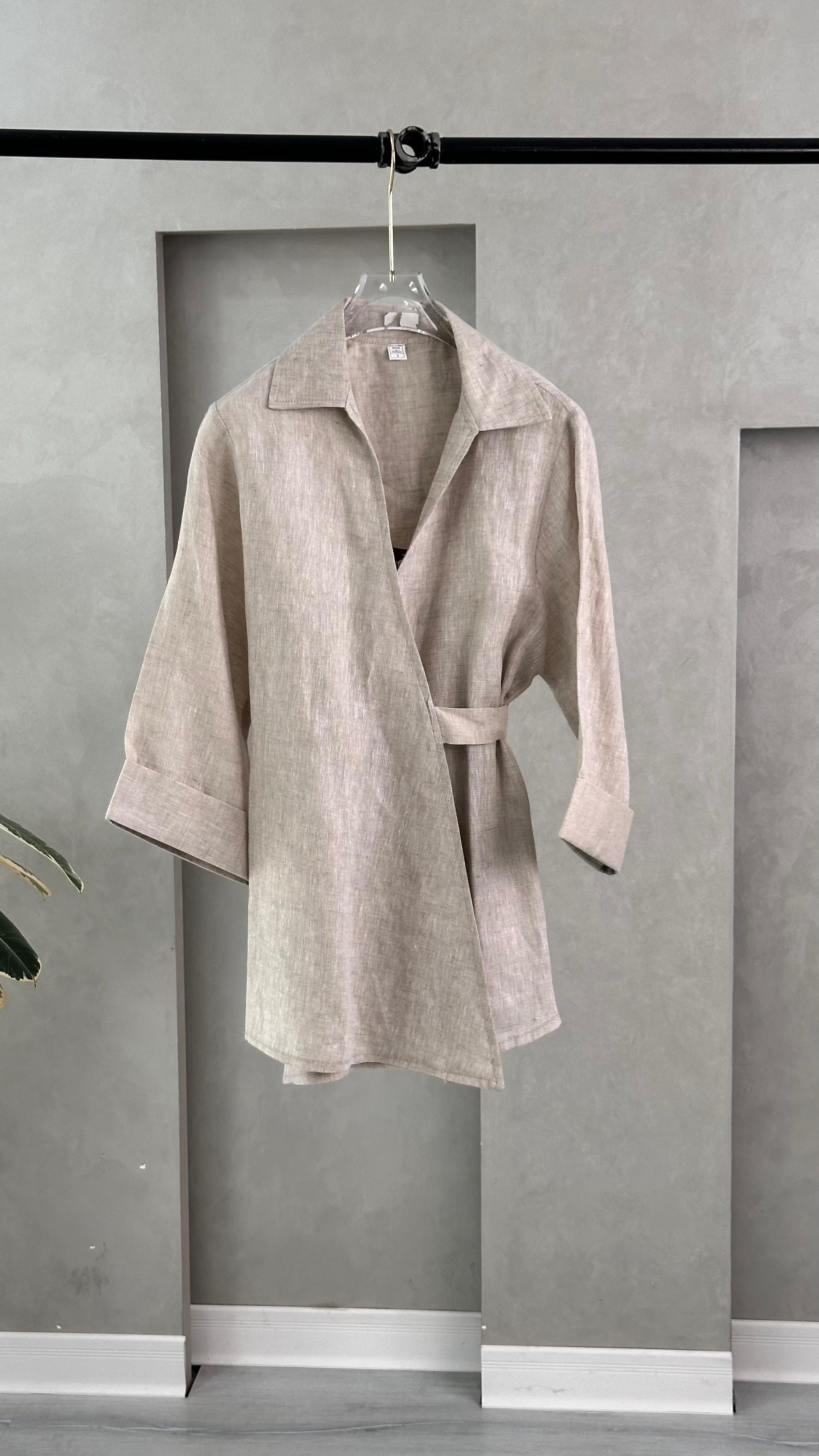 جاكيت نسائي بحزام جانبي