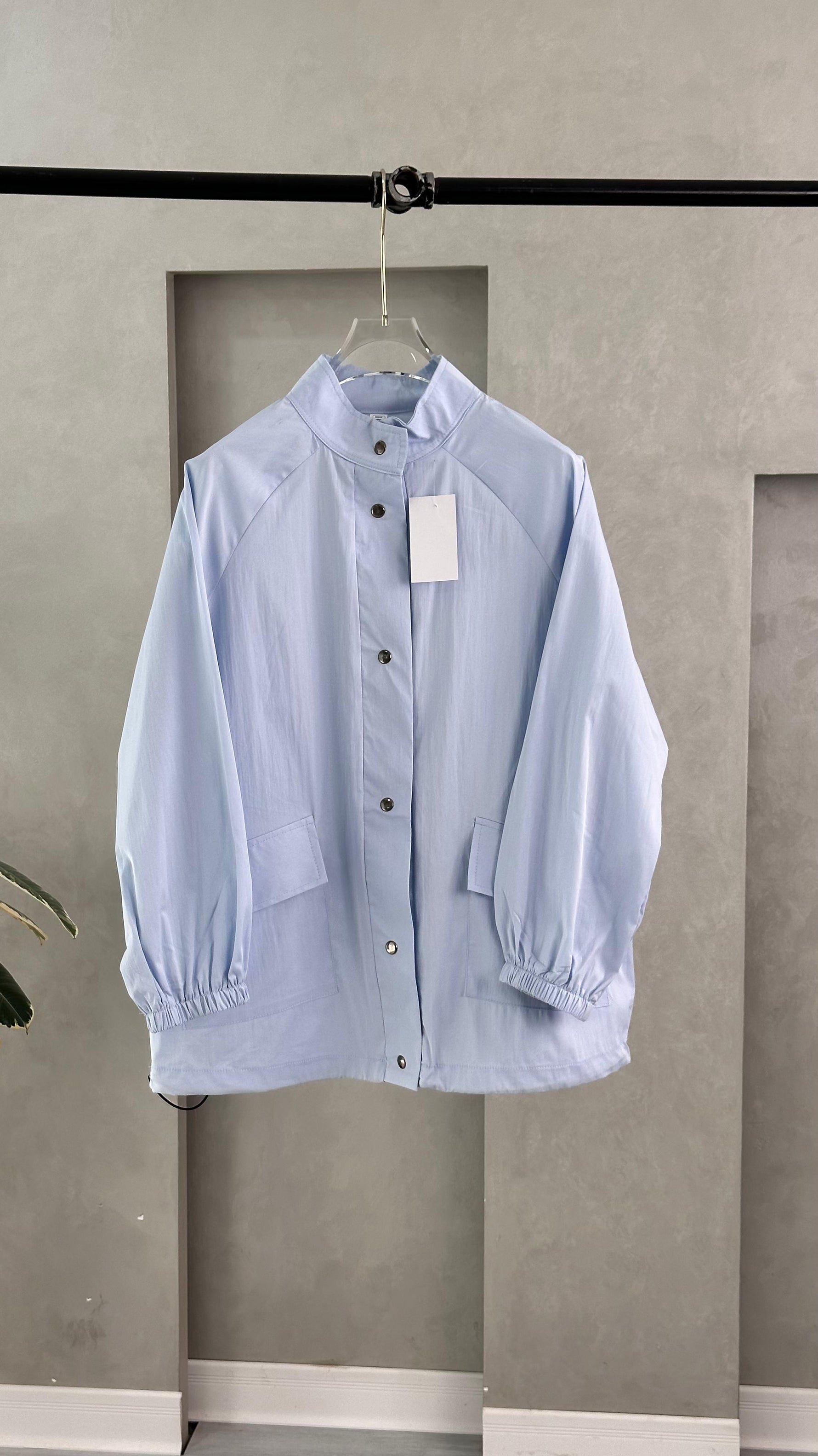 جاكيت نسائي مع جيب