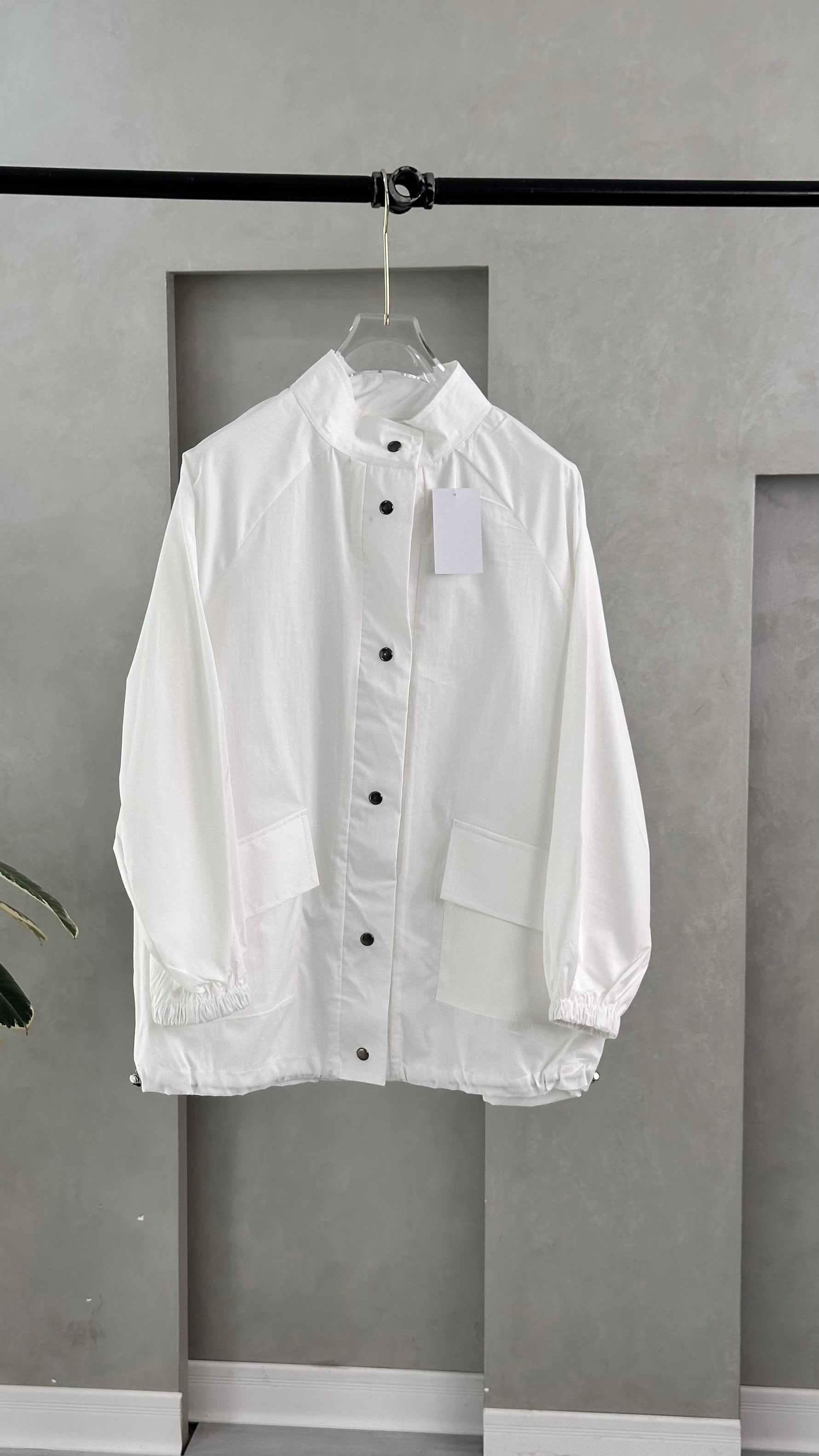 جاكيت نسائي مع جيب