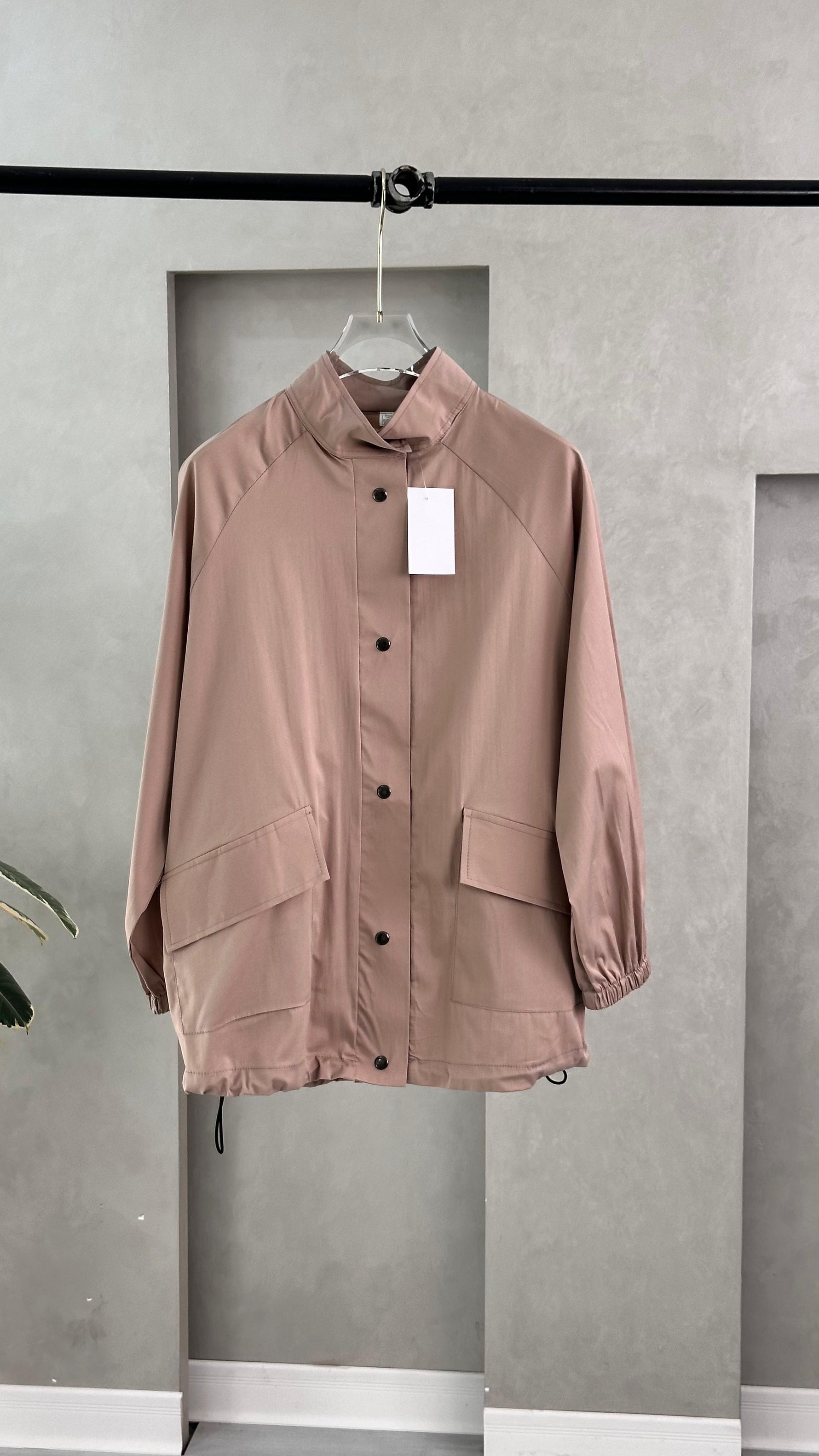 جاكيت نسائي مع جيب