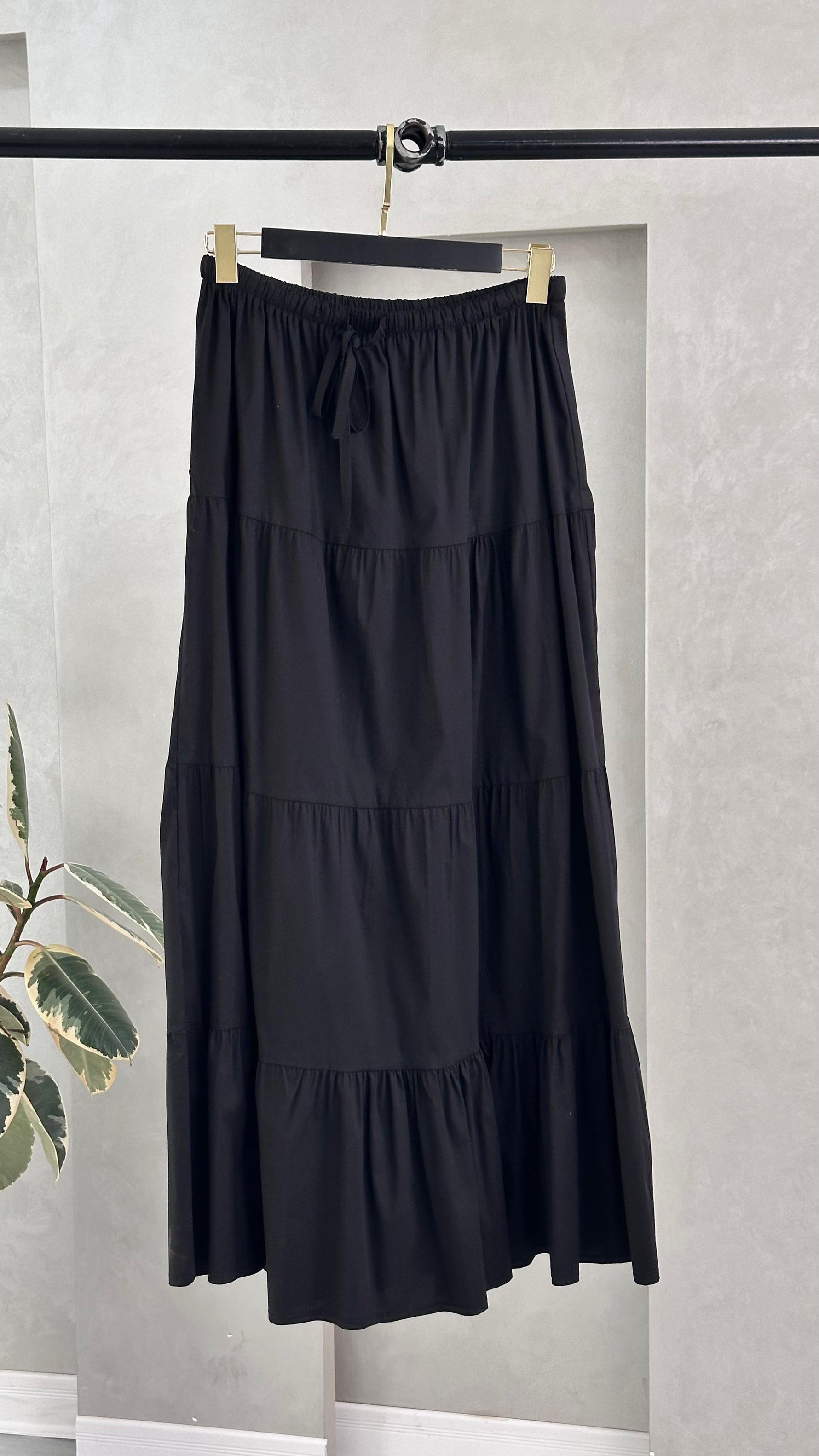 تنورة نسائي بطبقات