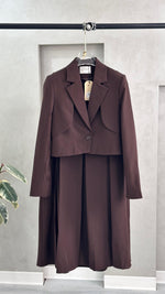 بدلة نسائي بجاكيت قصير