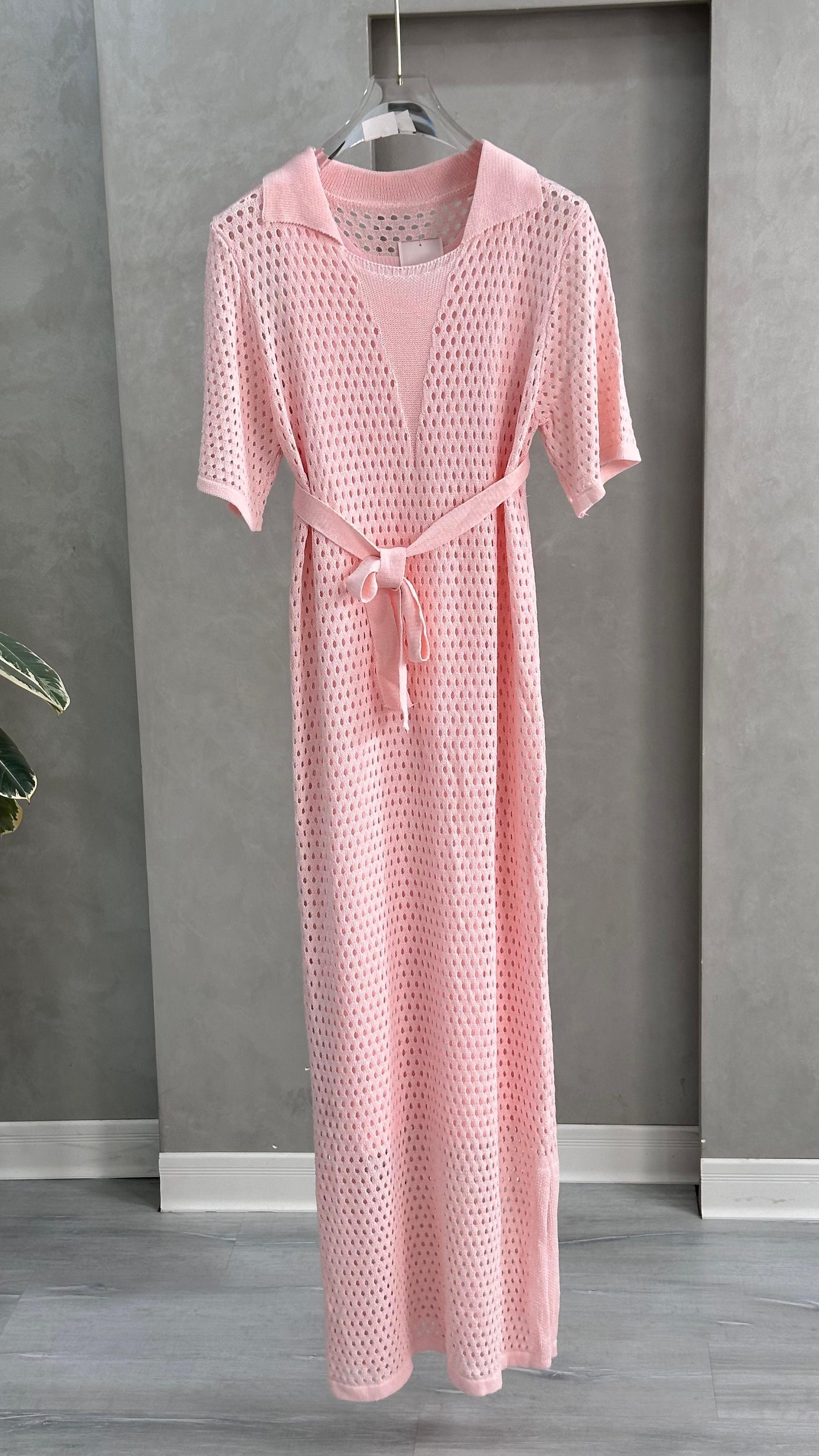 فستان نسائي