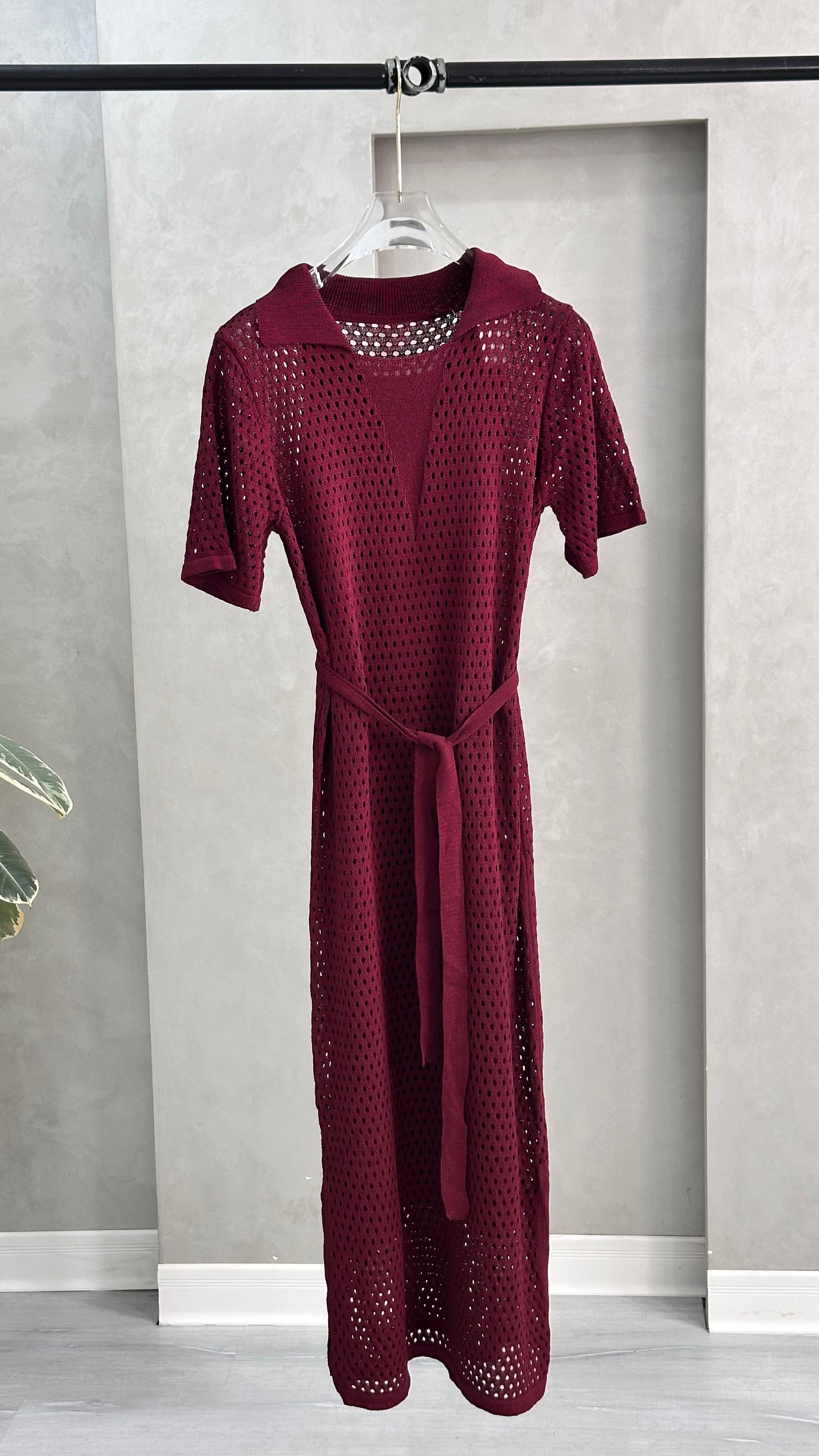 فستان نسائي