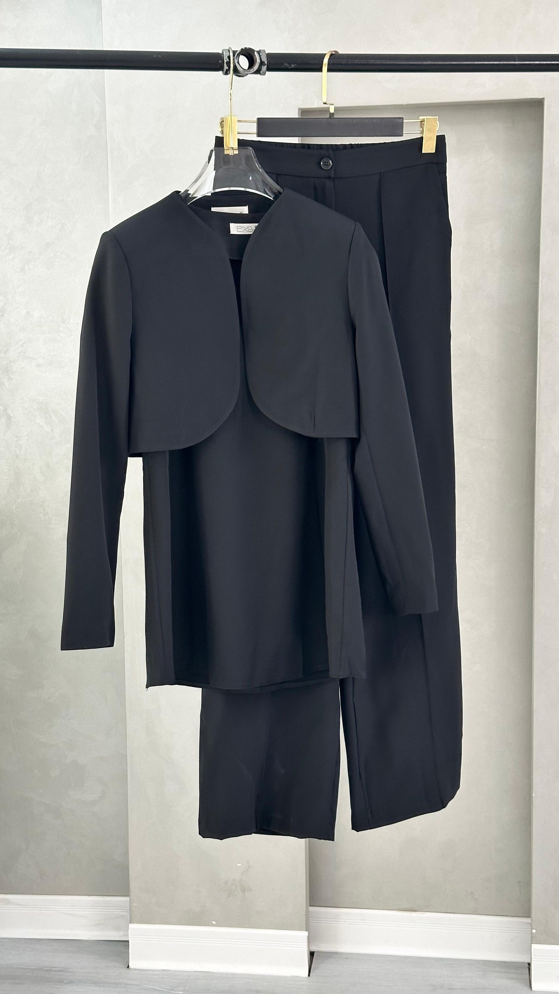 بدلة نسائي 3 قطع