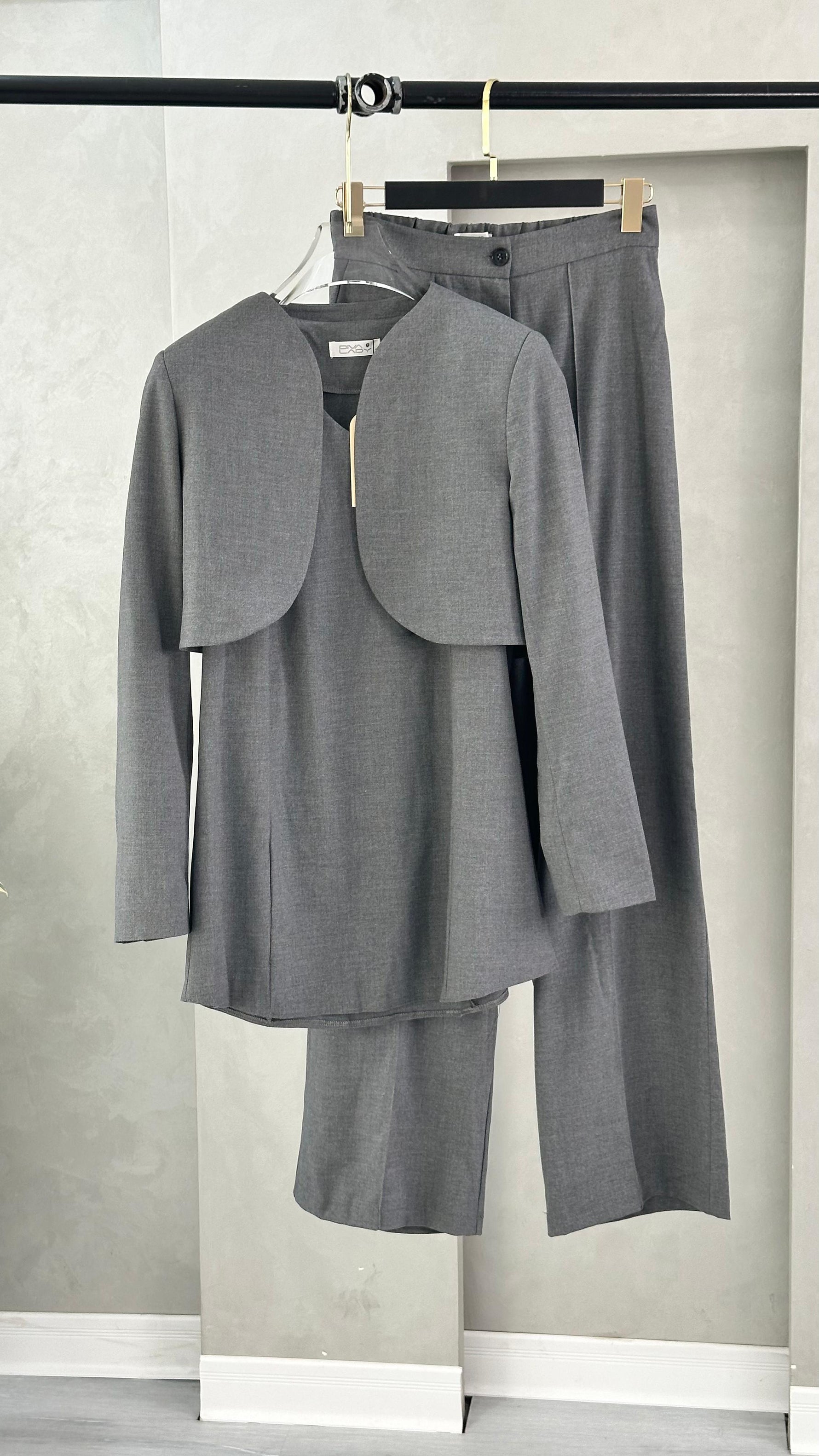 بدلة نسائي 3 قطع