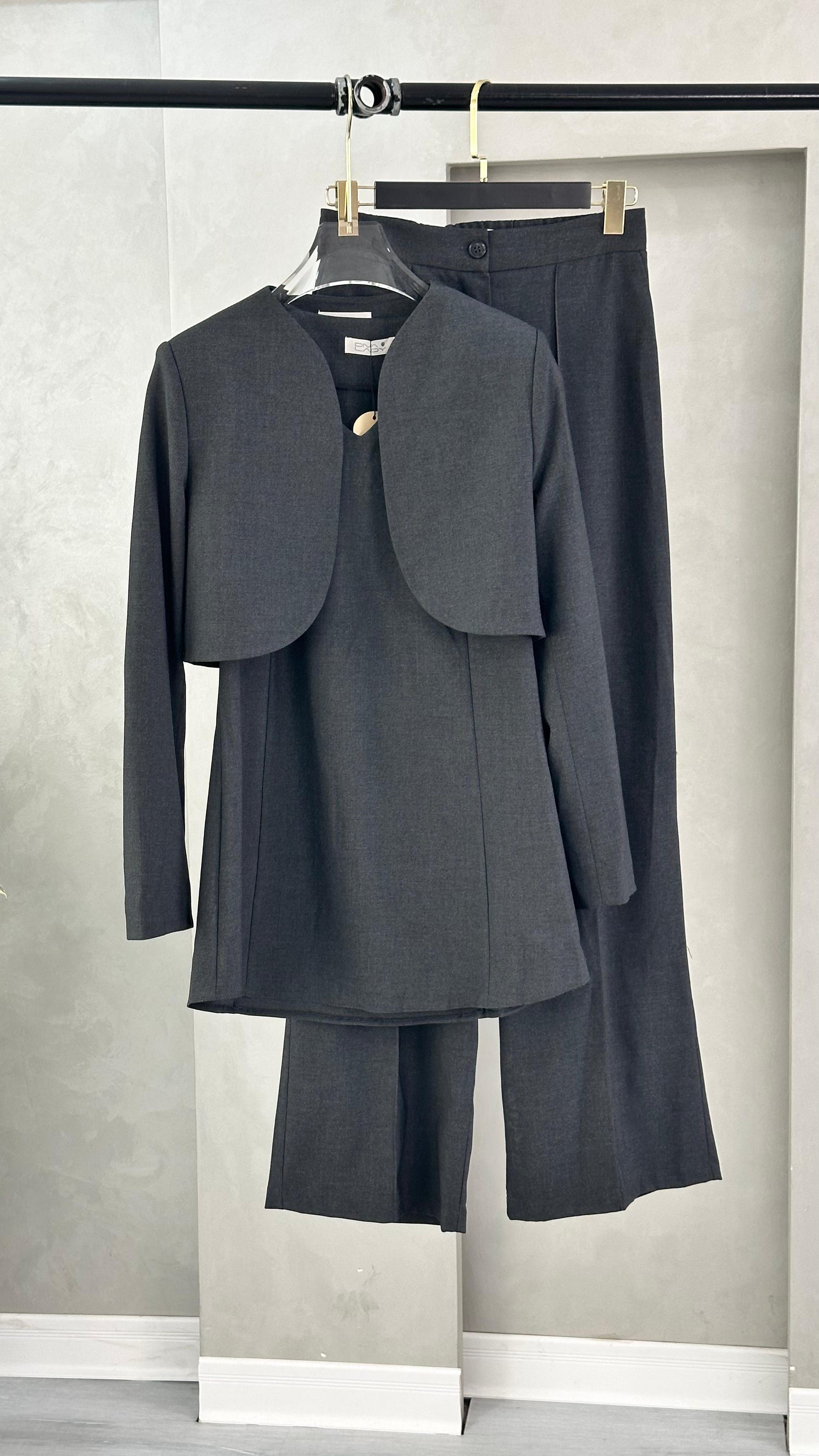 بدلة نسائي 3 قطع